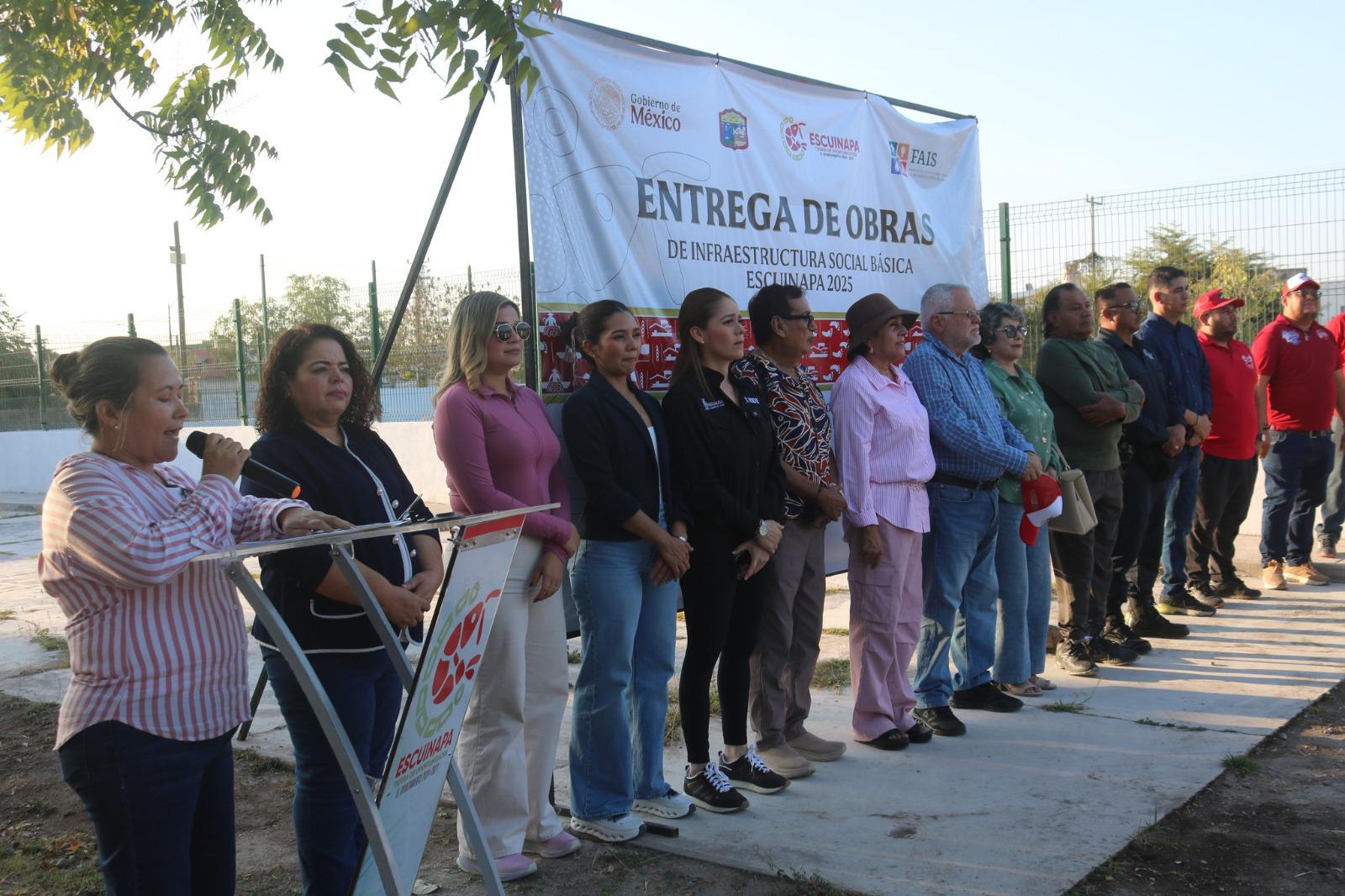 $!Escuinapa inaugura nueva cancha de futbol 7 para la juventud