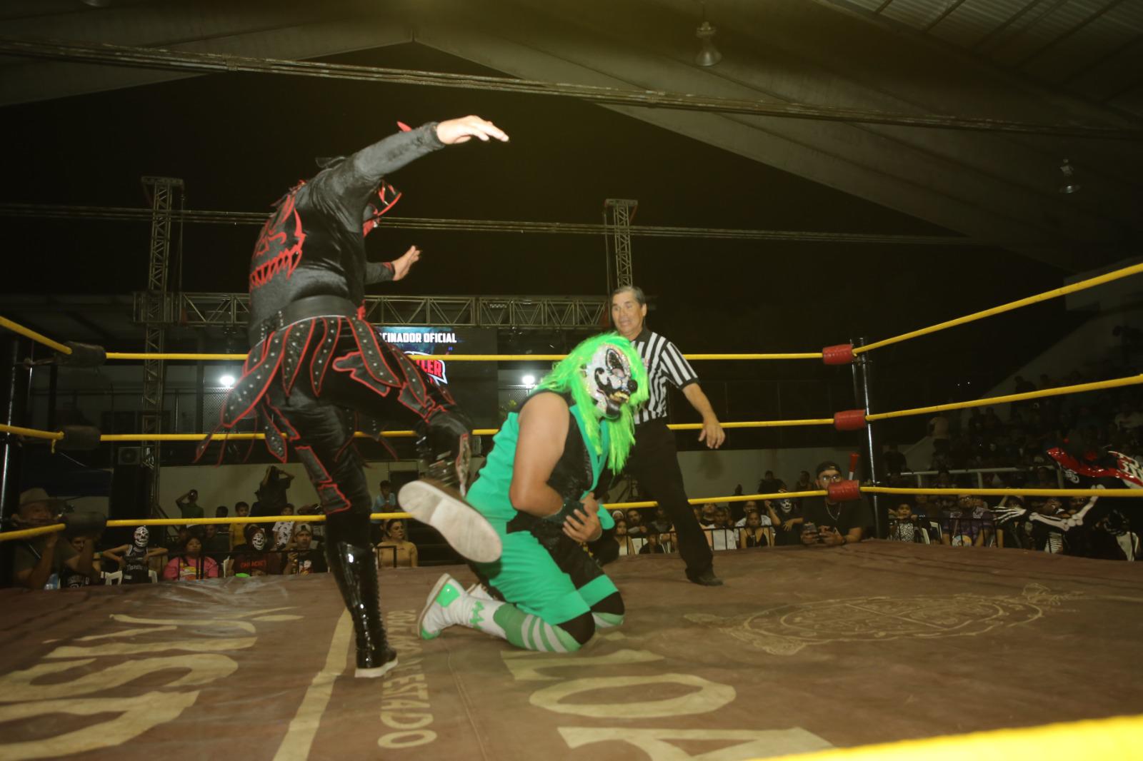 $!Brilla La Parka en presentación en Mazatlán