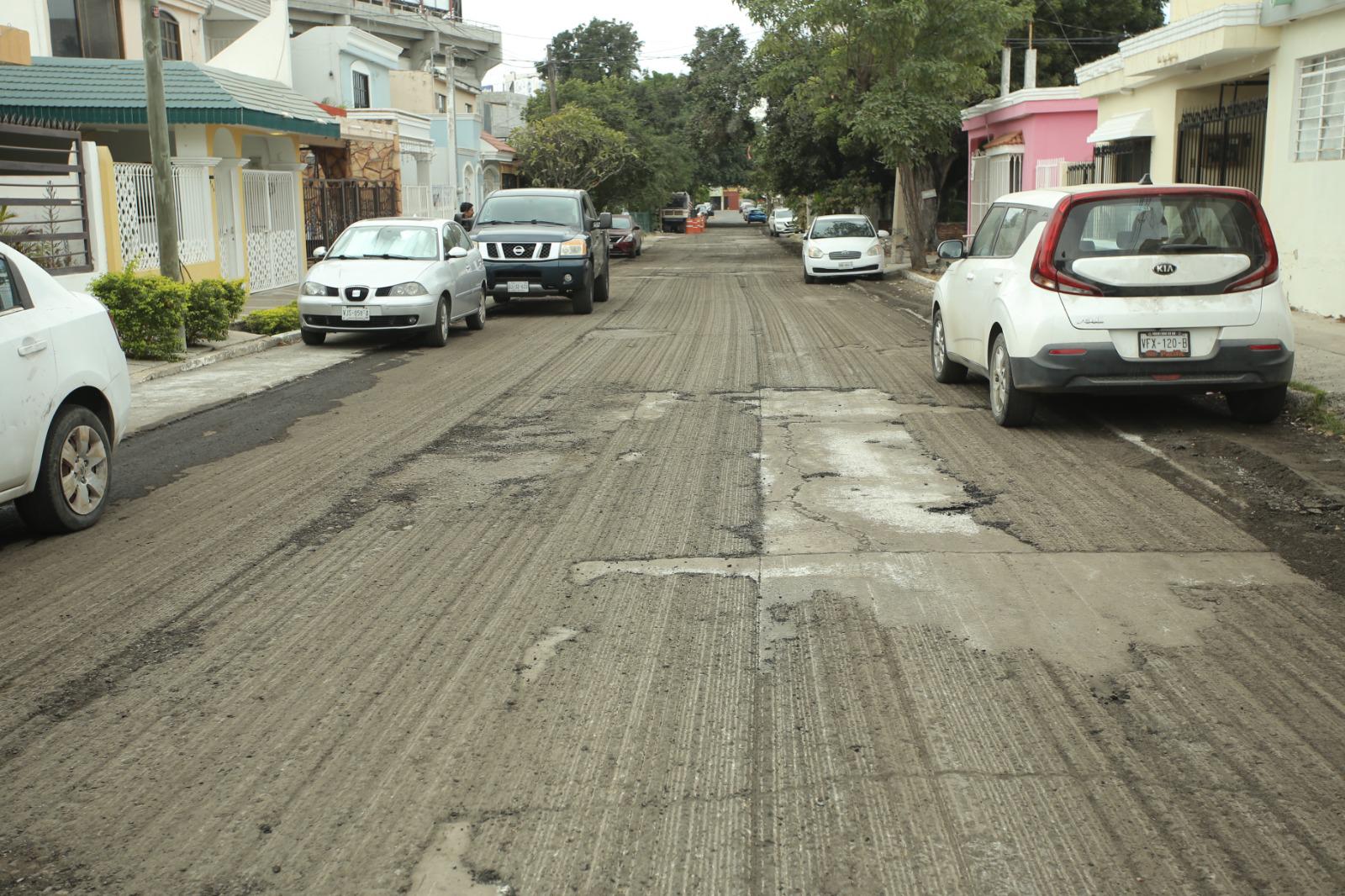 $!Esperan vecinos del fraccionamiento Estadio que Gobierno de Mazatlán cumplan con reparación del drenaje