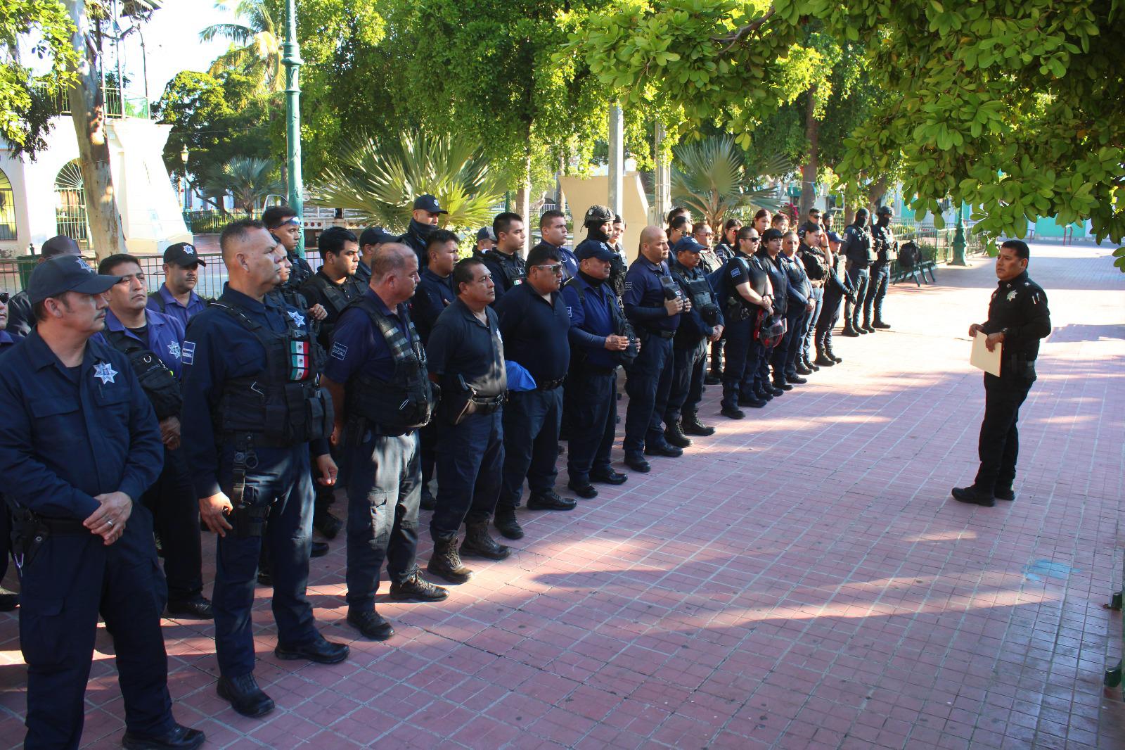 $!Arranca operativo Guadalupe-Reyes en áreas comerciales de Mazatlán