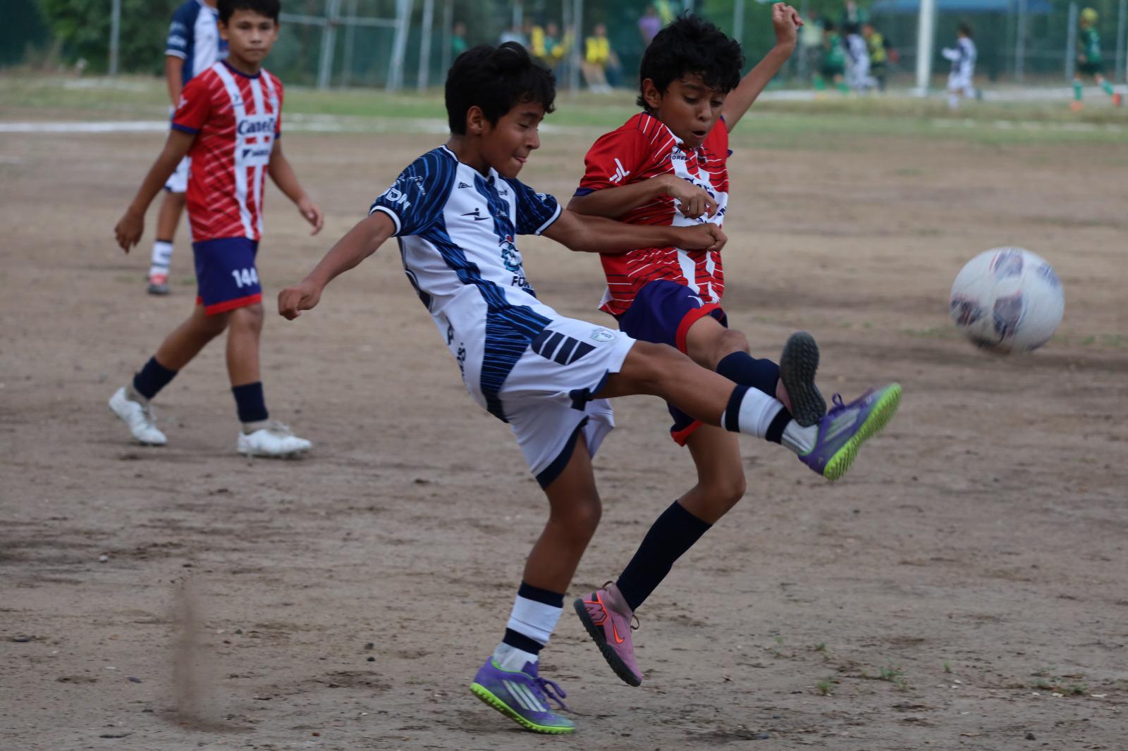 $!Pachuca Mazatlán conquista dos títulos en el Interacademias 2026