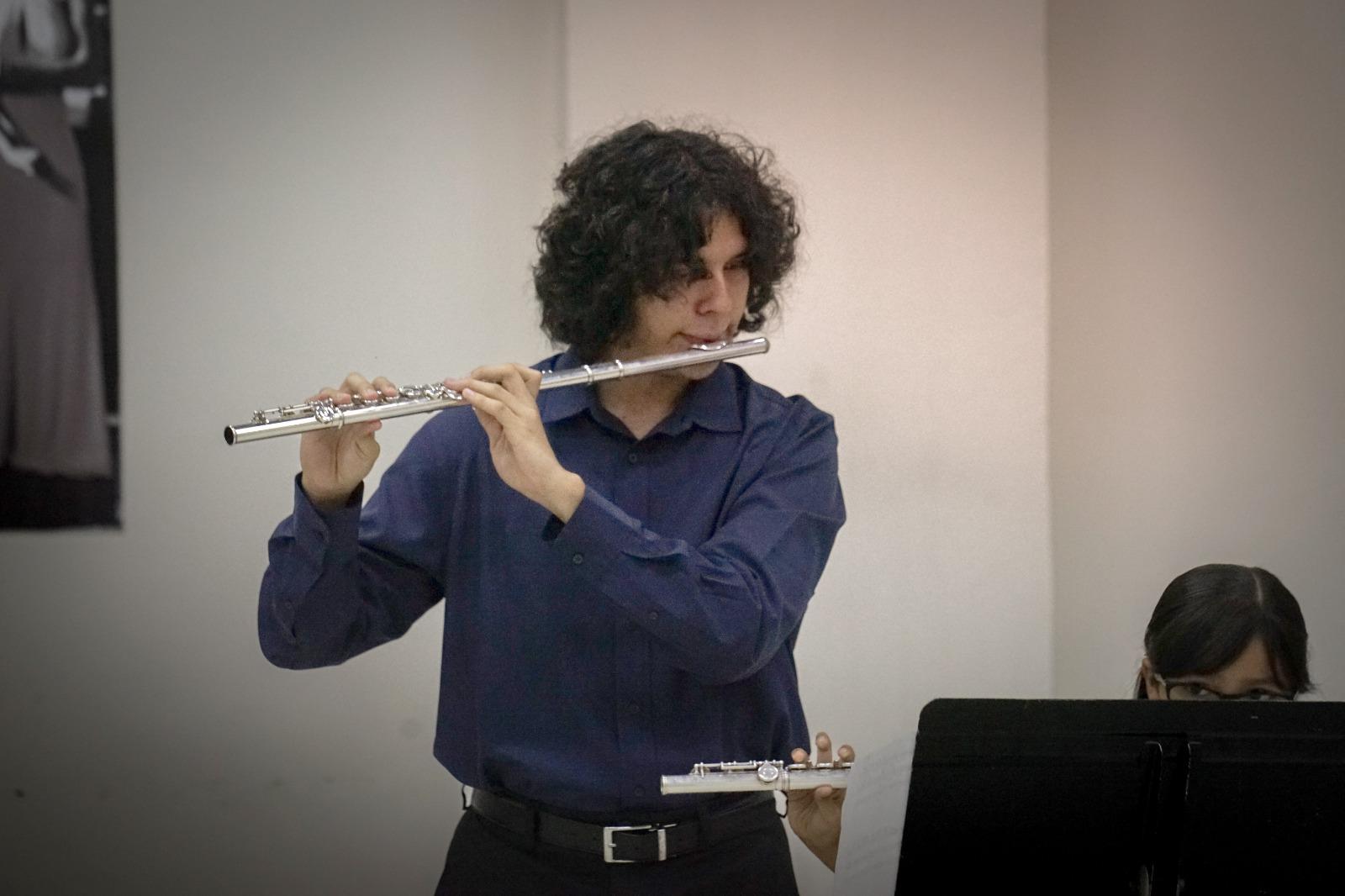 $!Damián reconoce la calidad de los músicos del CMA.