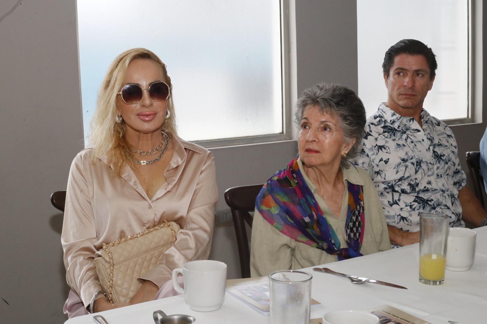 $!Zayda Astorga, Rosario Gastélum y Héctor Cárdenas Gastélum.