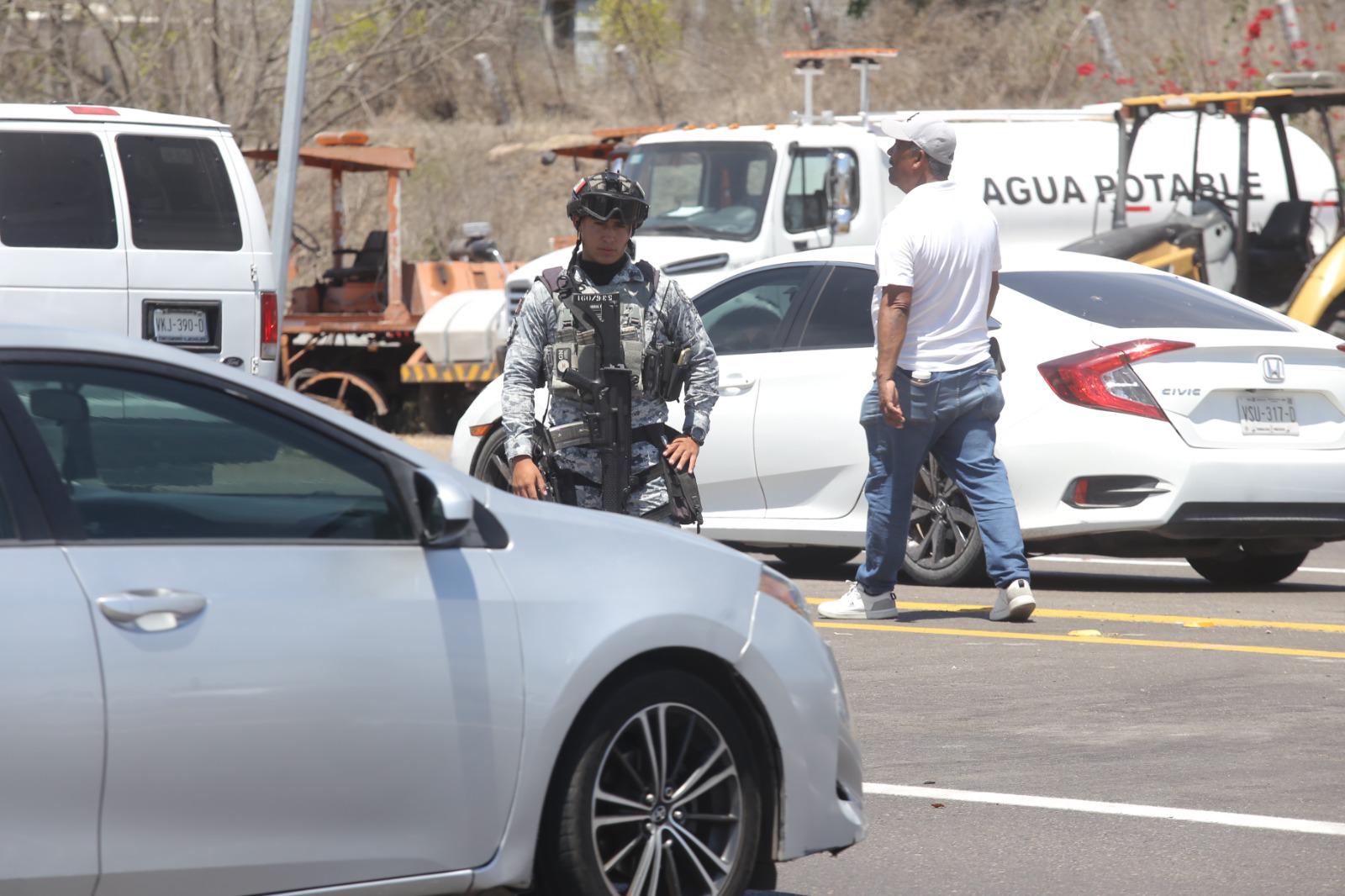 $!Registra Mazatlán alta afluencia vehicular en carreteras durante Sábado de Gloria