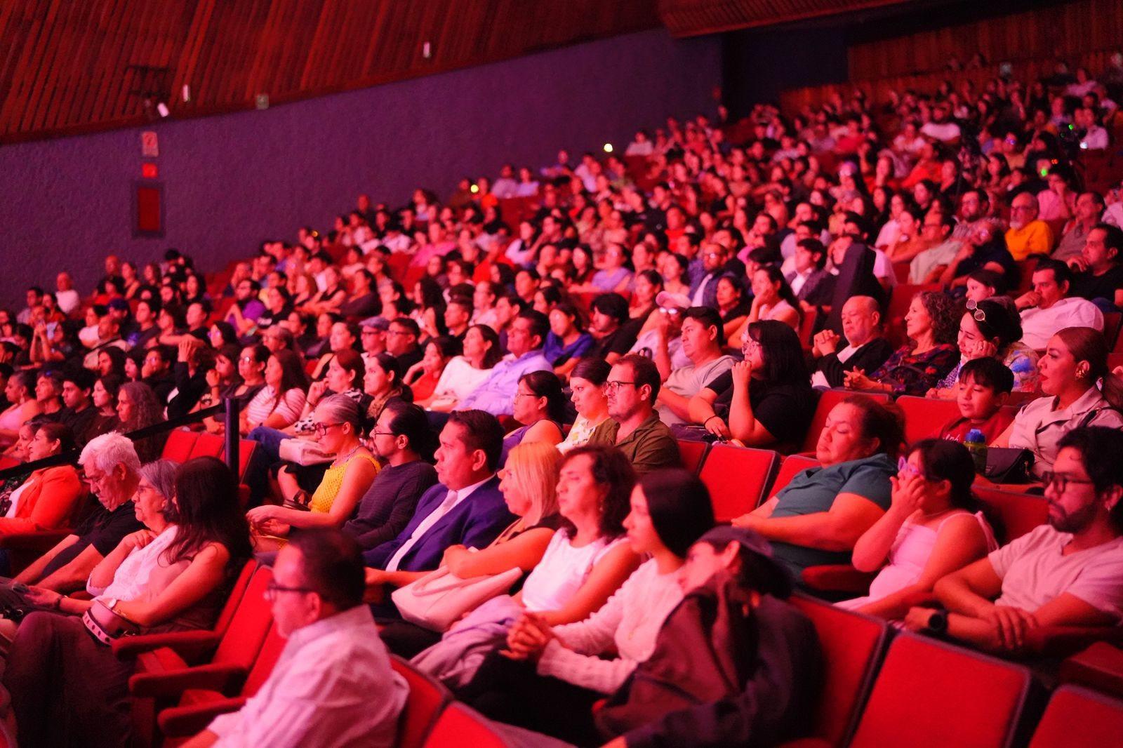 $!Las funciones culminaron con ovaciones y múltiples elogios a los artistas.
