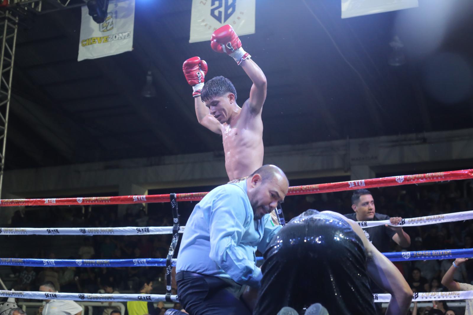 $!Escuinapense ‘Soldado’ Contreras sale avante en función Sangre Nueva 4