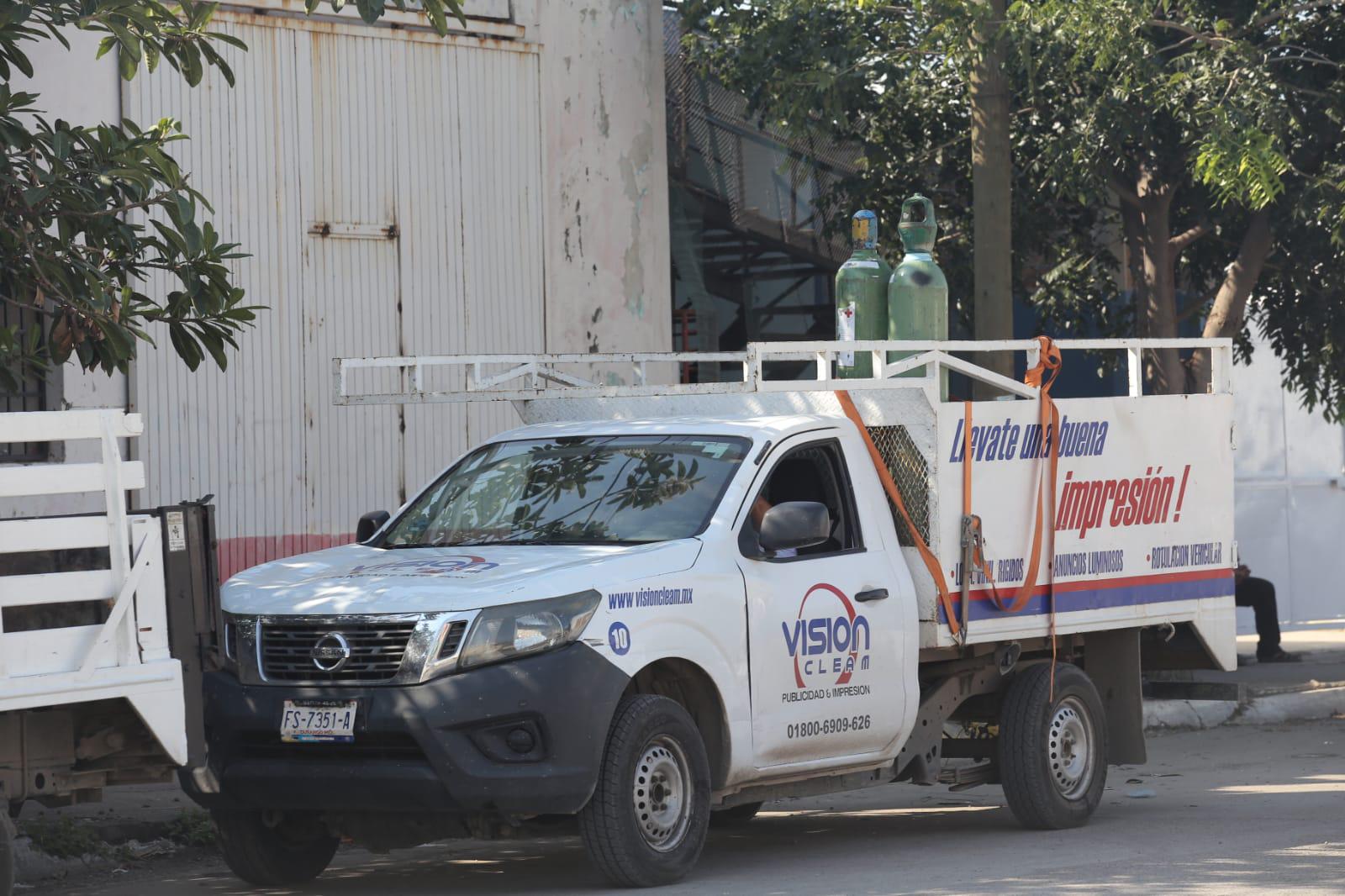 $!Familiares de pacientes con Covid-19 hacen hasta lo imposible por una ‘bocanada’ de oxígeno