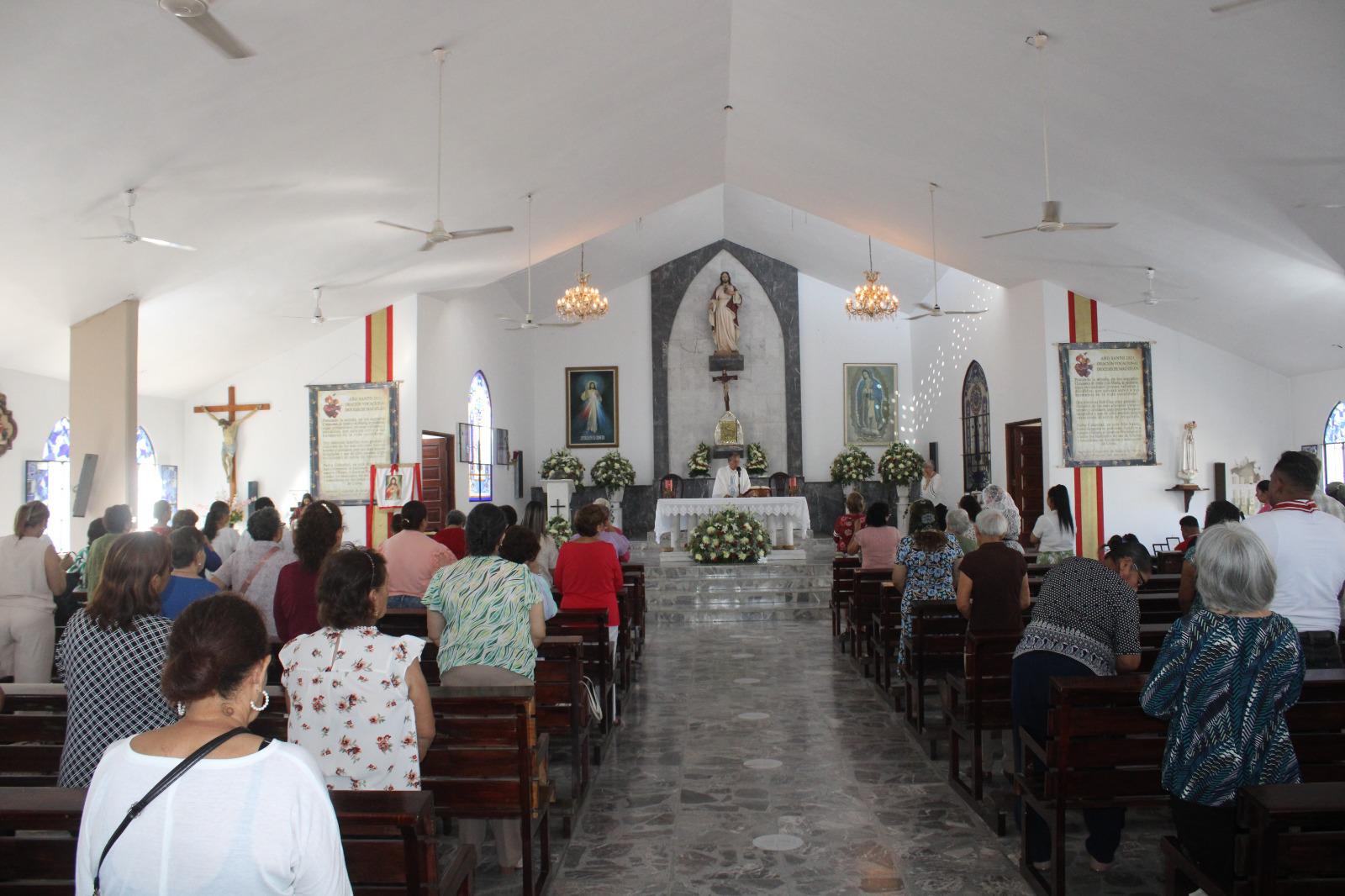 $!Con Mañanitas y misa celebran en Rosario la solemnidad del Sagrado Corazón de Jesús