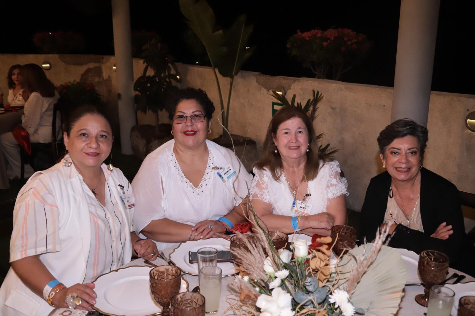$!Alejandra Álvarez, Carmen García, Rosy Chávez y Patricia Lugo.