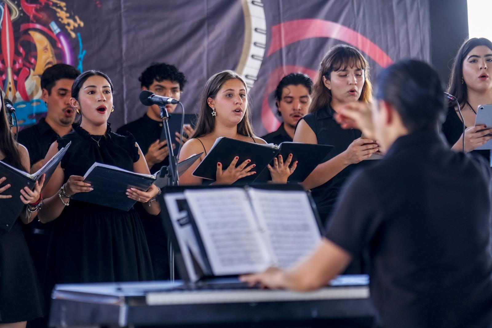 $!El repertorio incluyó una mezcla de piezas clásicas, populares y regionales.