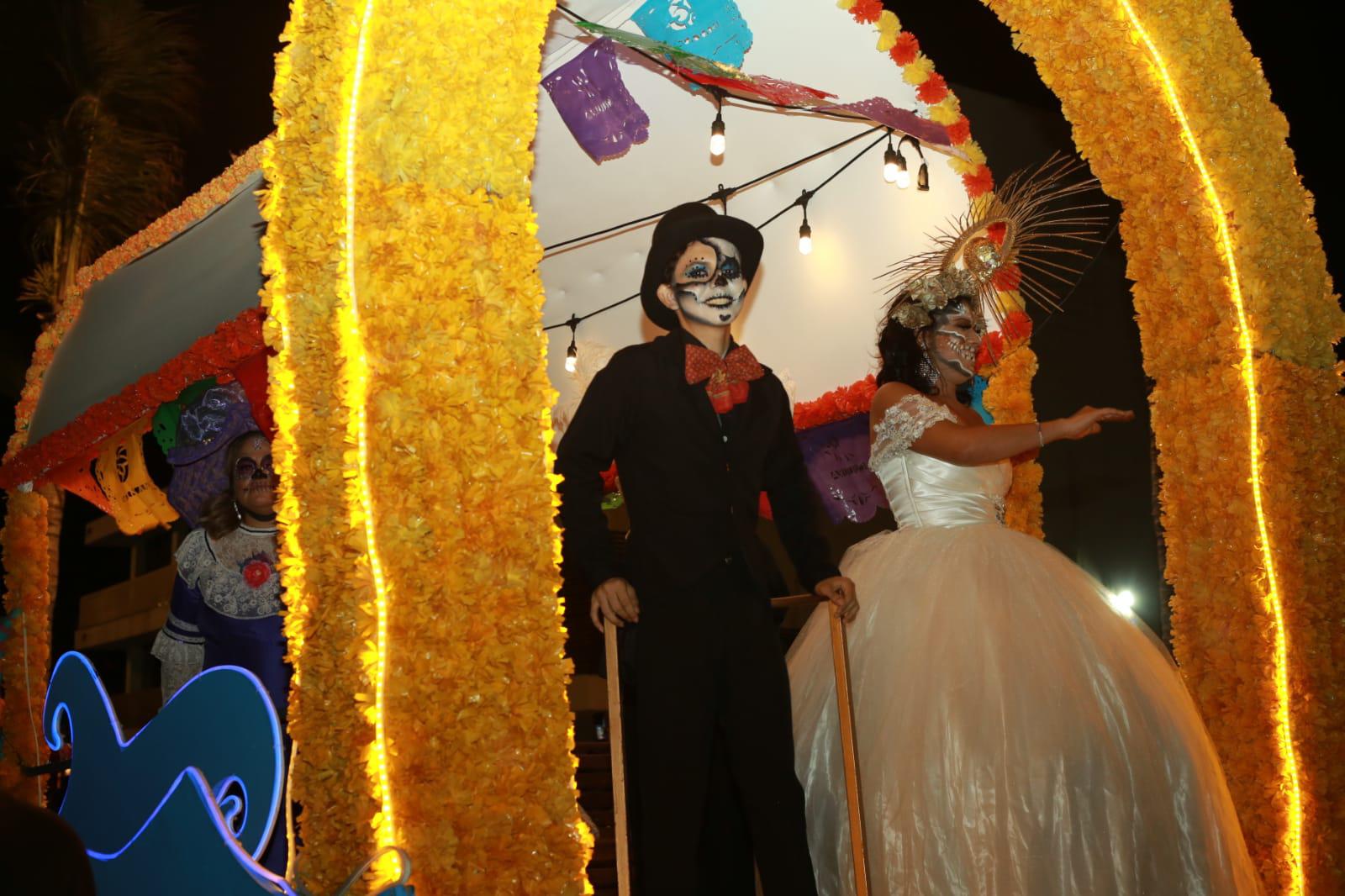 $!Catrinas y Catrines asistieron al evento denominado “La Catrina, Reina de las Tradiciones Mexicanas”.