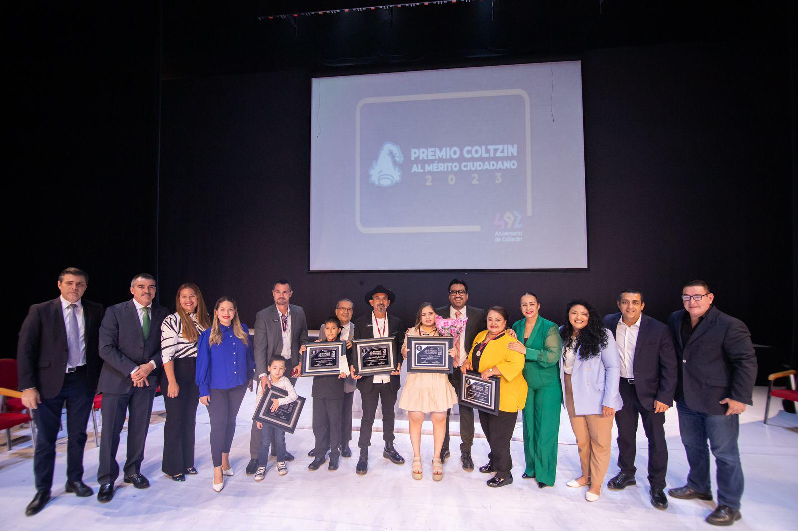 $!Premian a culiacanenses destacados con Premio Coltzin al Mérito Ciudadano 2023