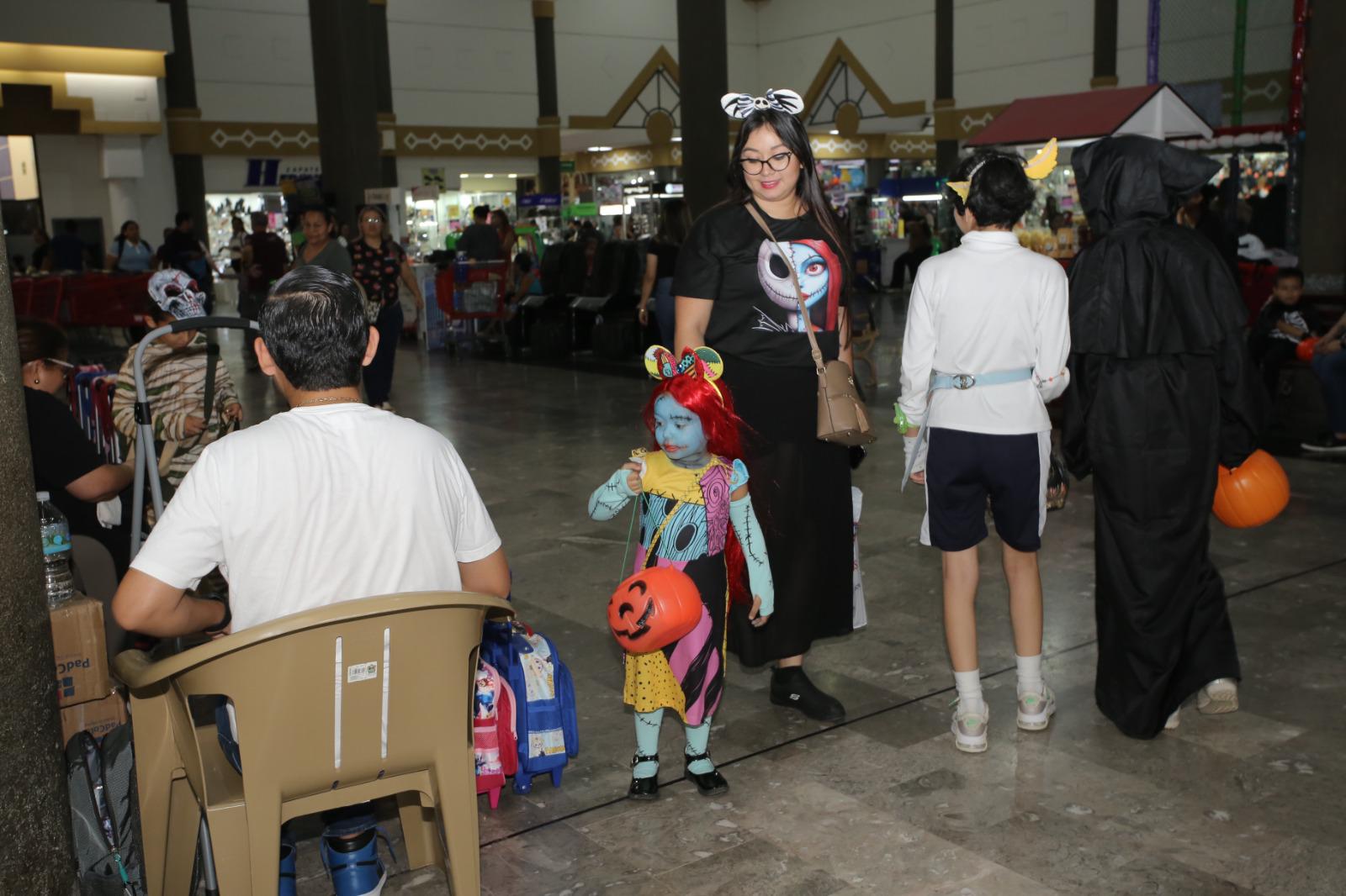 $!Monstruos y fantasmas disfrutan de un divertido Halloween en Mazatlán