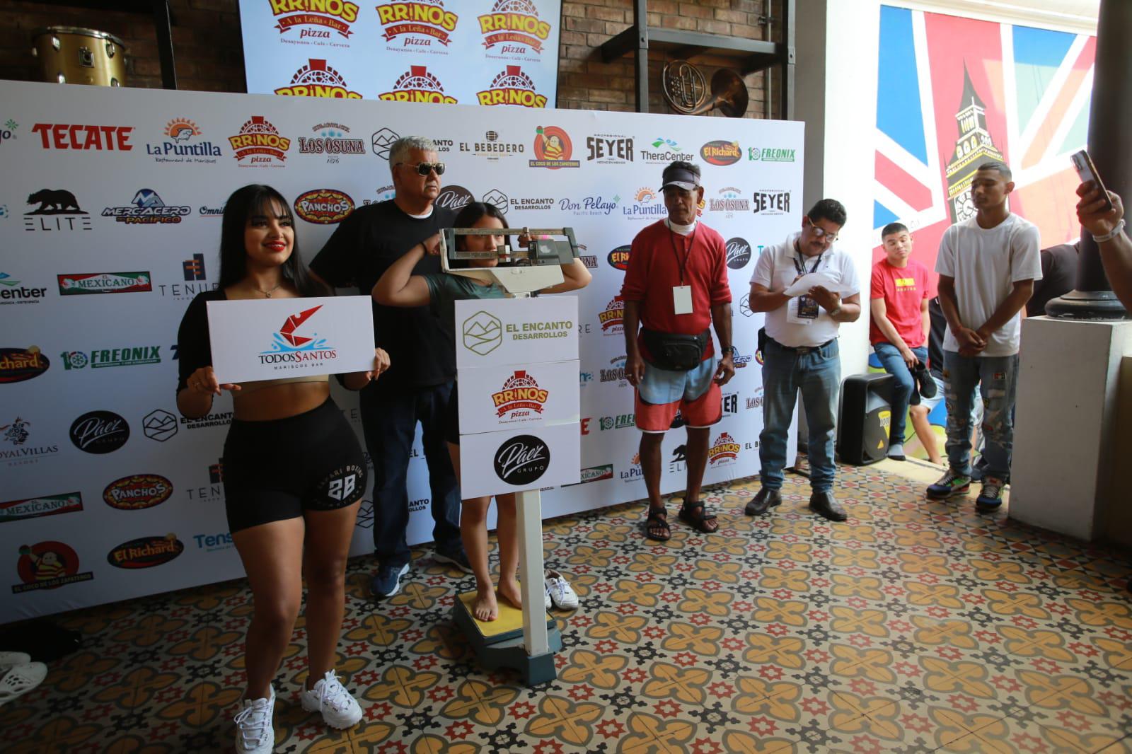 $!Baten la báscula pugilistas de Combate en el Pacífico