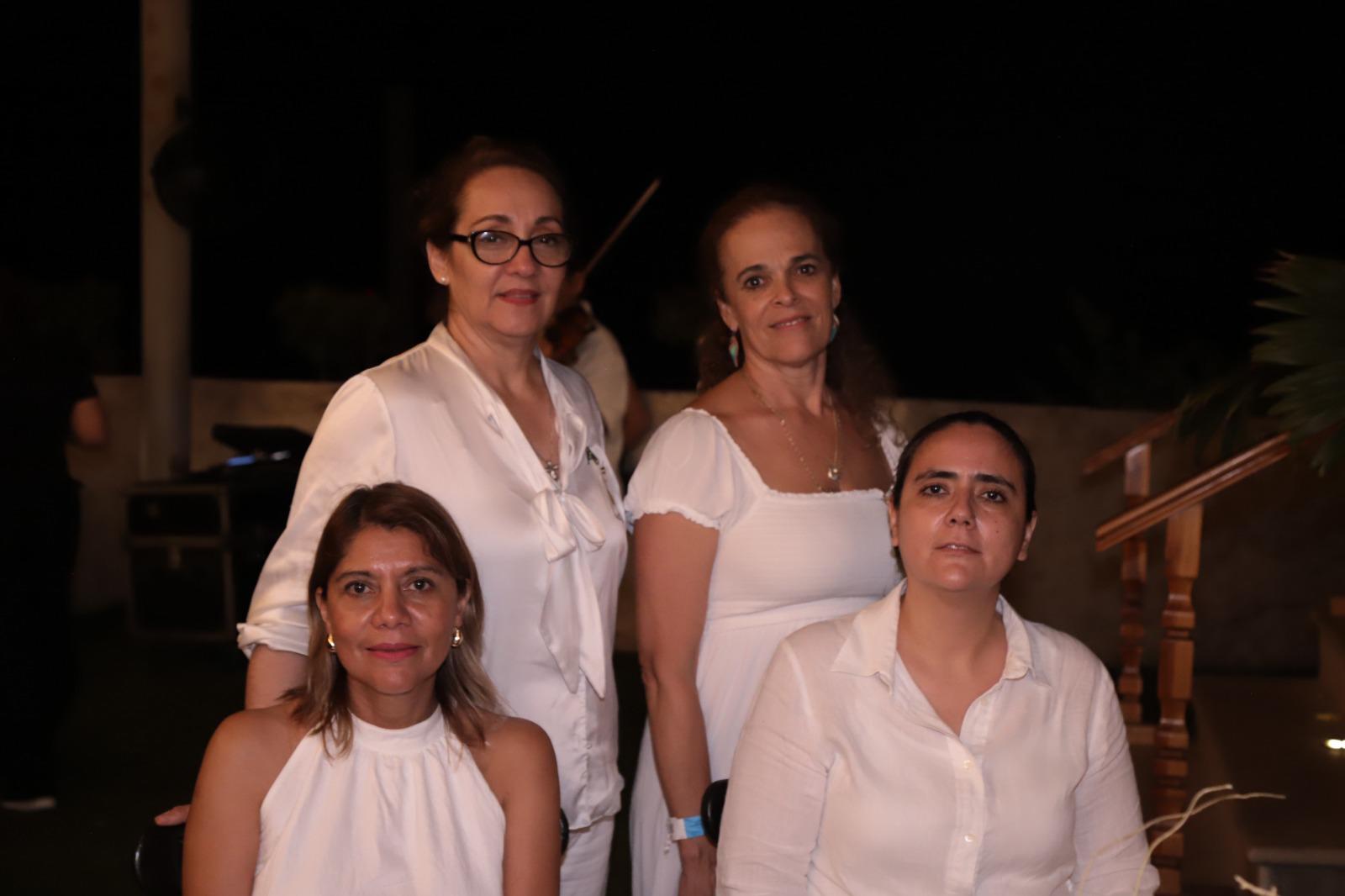 $!Lucy de García, Carina de Cueva, Éricka Vallejo y Vange Vargas.