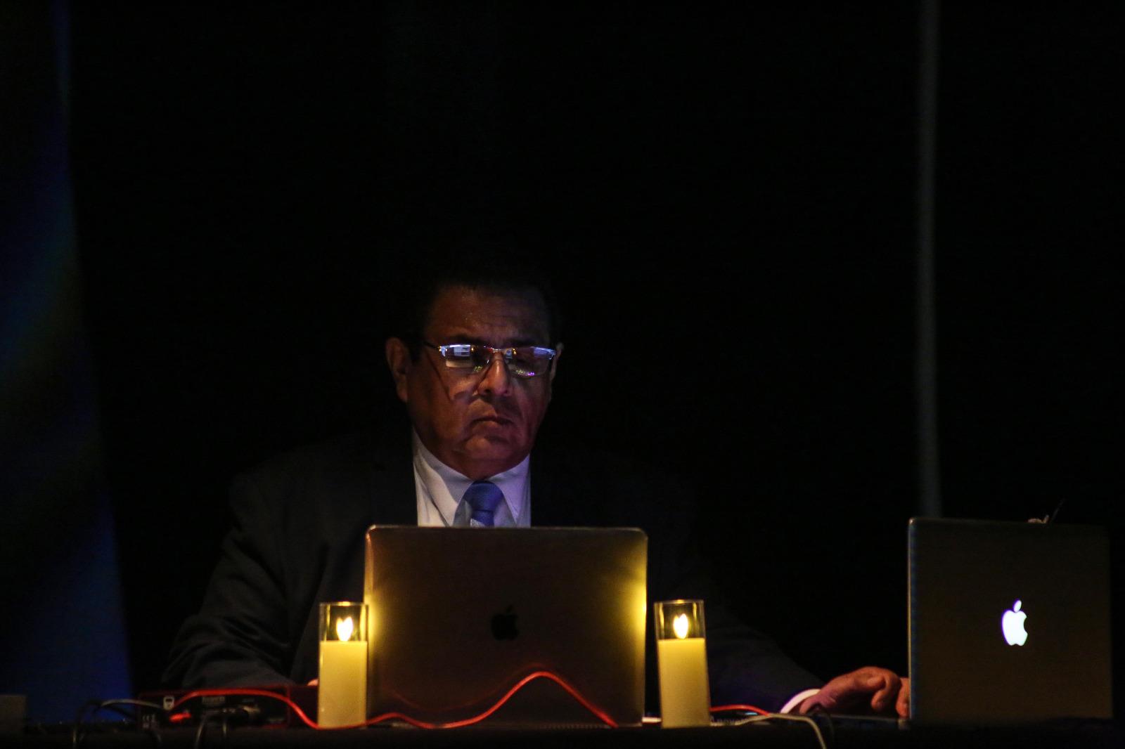 $!Aldo Rodríguez, autor de la obra.