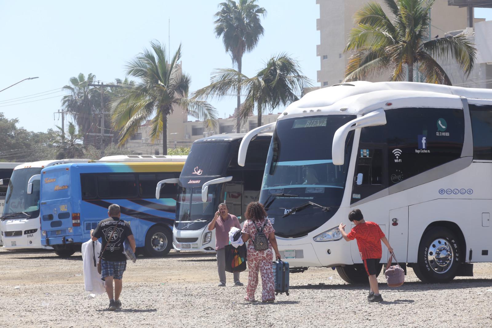 $!Reportan baja afluencia de turismo carretero durante puente largo en Mazatlán