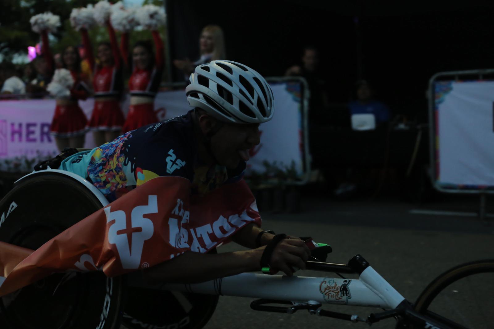 $!Italia Rosas y Roberto Medina se apoderan de la competencia 5K del Maratón Mazatlán