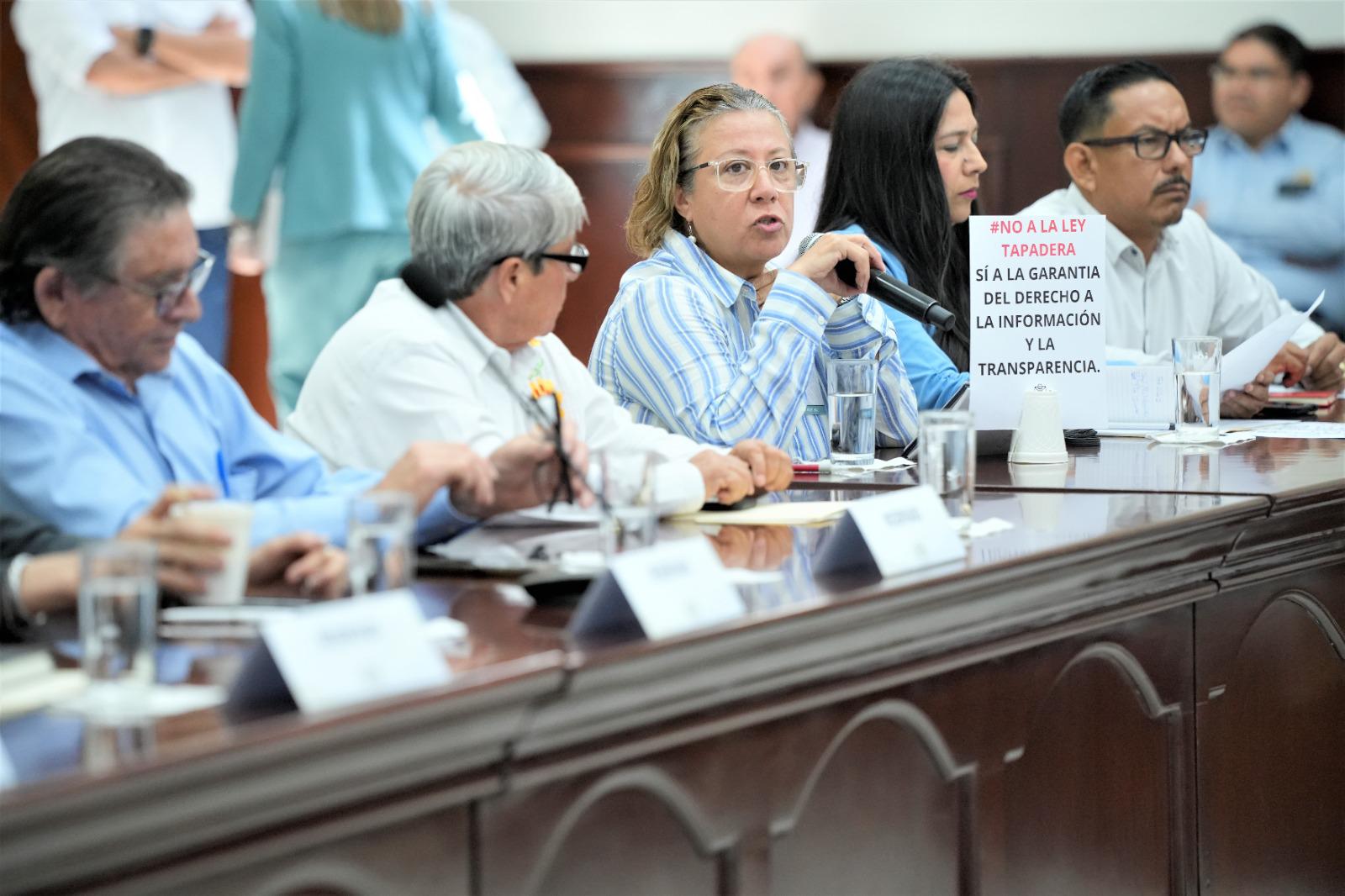 $!Organizaciones acusan simulación en diálogo sobre Ley de Transparencia de Rocha Moya