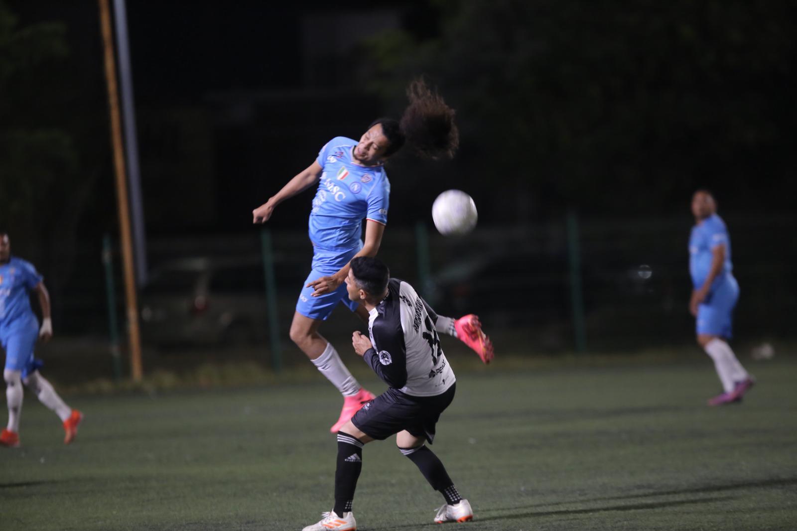 $!Aluminio y Cristales El Pollo se ciñe la Copa en Liga Superveteranos
