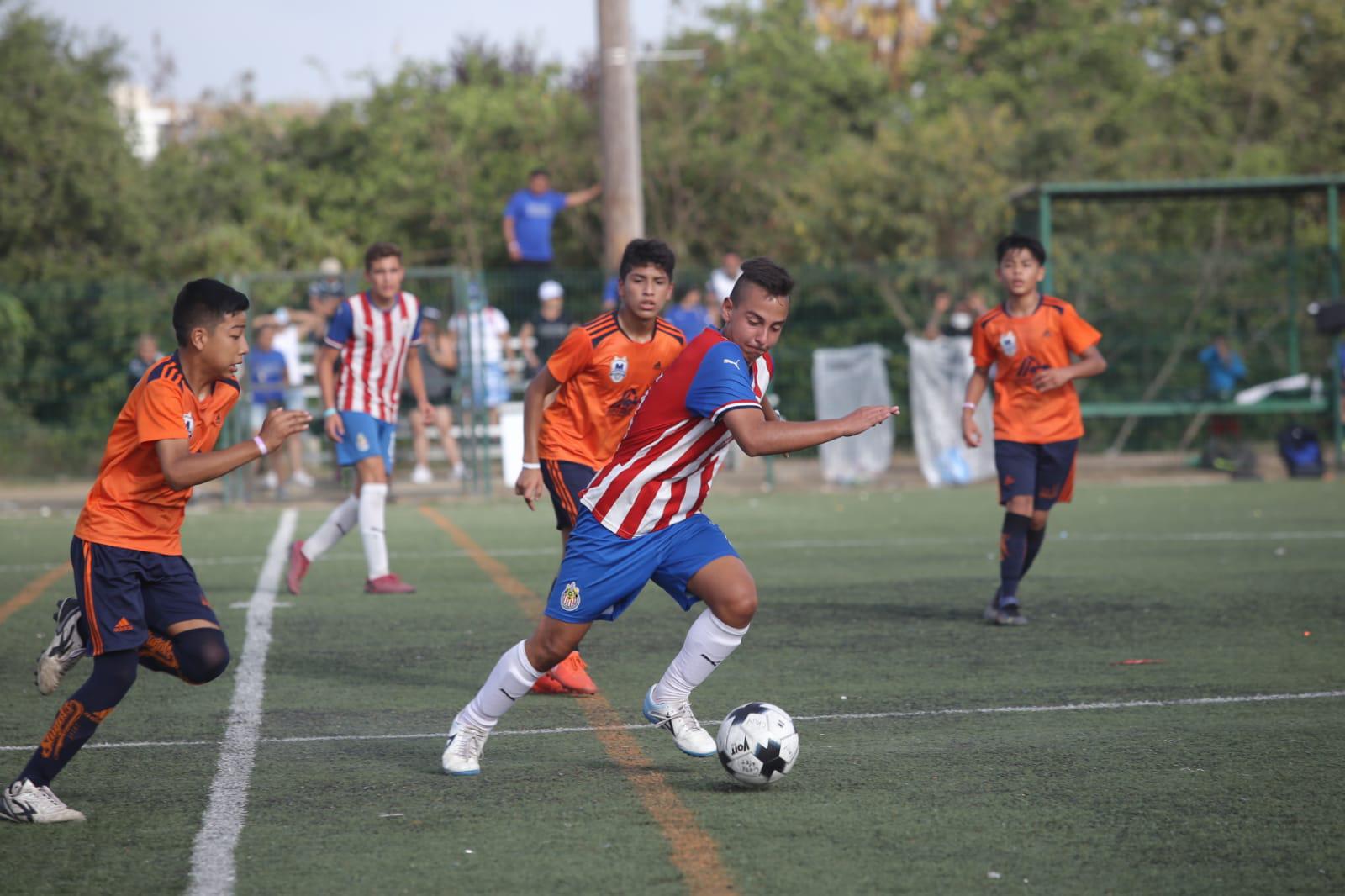 $!Cañoneros SAM golean a Tiburones FC, en la Copa Mazatlán de Futbol 11