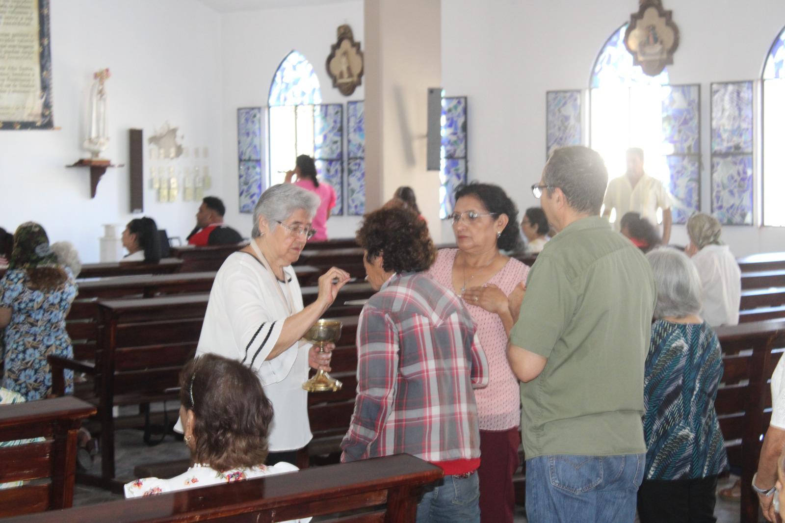 $!Con Mañanitas y misa celebran en Rosario la solemnidad del Sagrado Corazón de Jesús