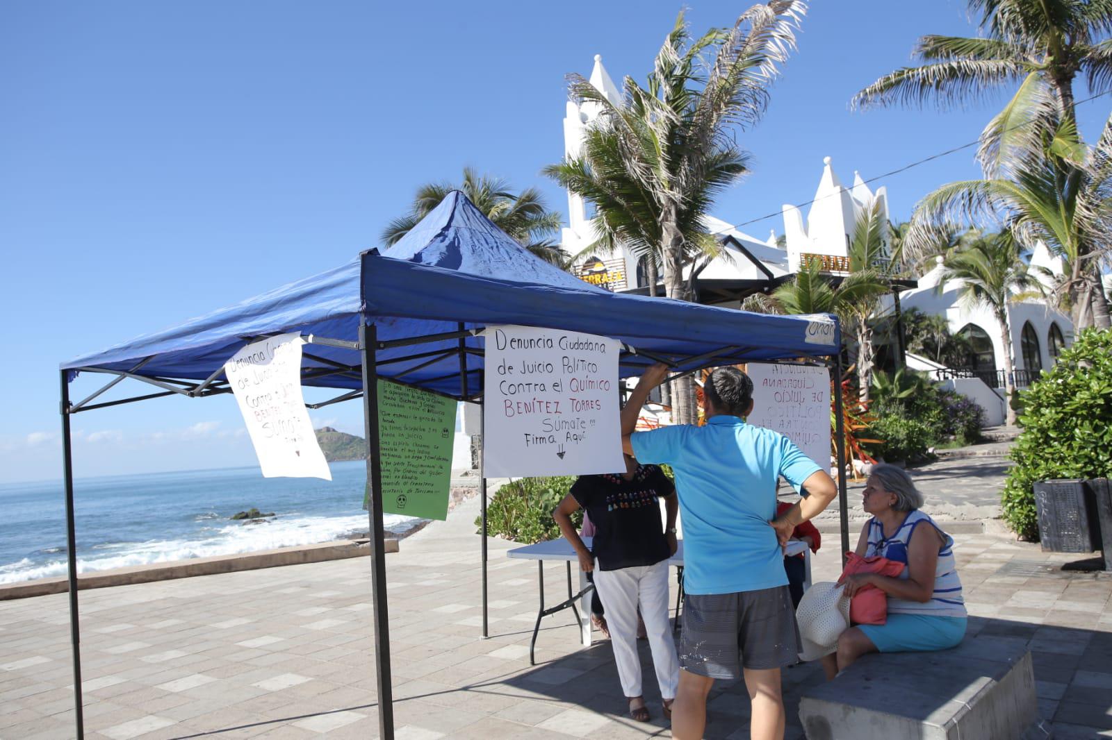 $!Instalan en Mazatlán puntos para recolectar firmas de apoyo para juicio contra ‘El Químico’ Benítez