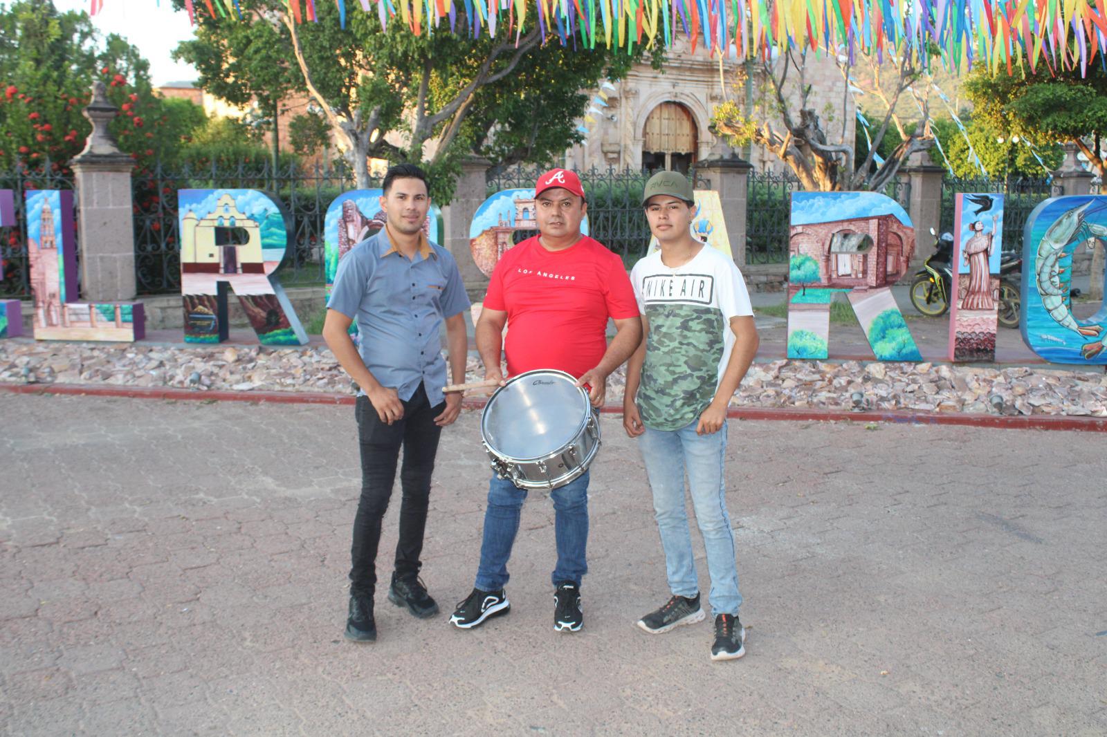 $!Felipe Lizárraga: 38 años de música y un legado familiar que sigue sonando en Rosario