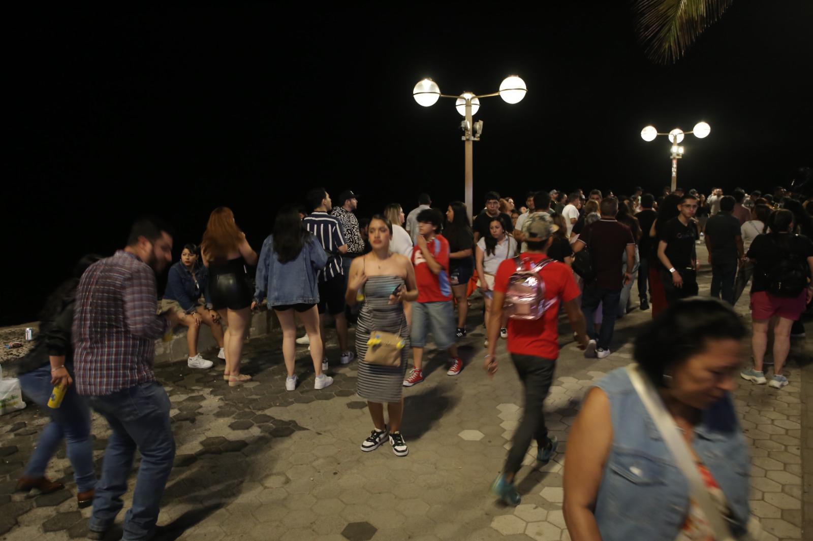 $!Viven Olas Altas y Machado una primera noche muy tranquila de Carnaval 2026