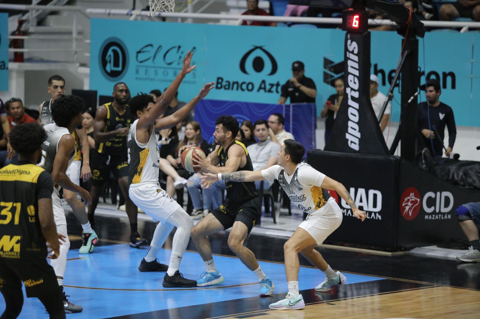 $!Venados Basketball pierde el paso y cae ante Caballeros