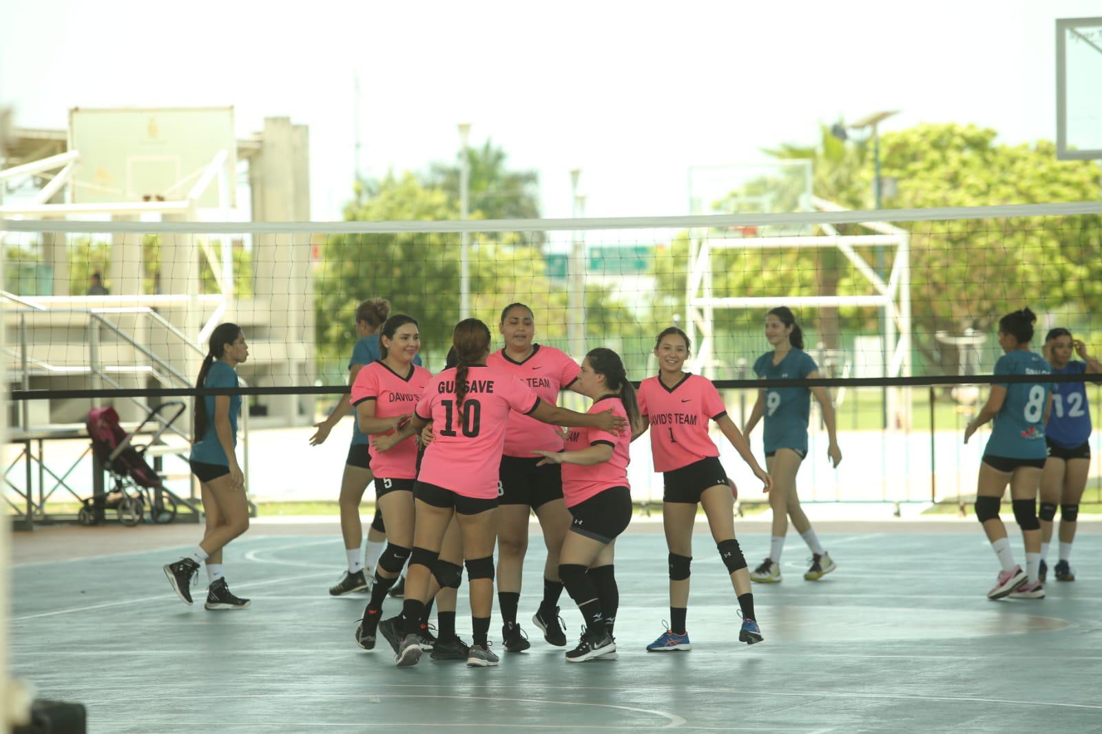 $!Wall Street Culiacán, Guasave y El Fuerte se coronan en Primer Festival de Voleibol de Sala Salvador González