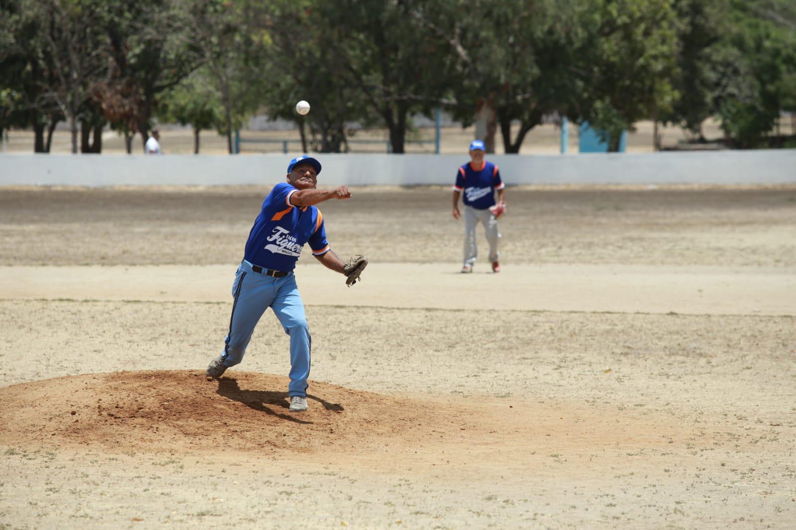 $!Familia Escobar obtiene el campeonato de playoffs, en Liga Chololos