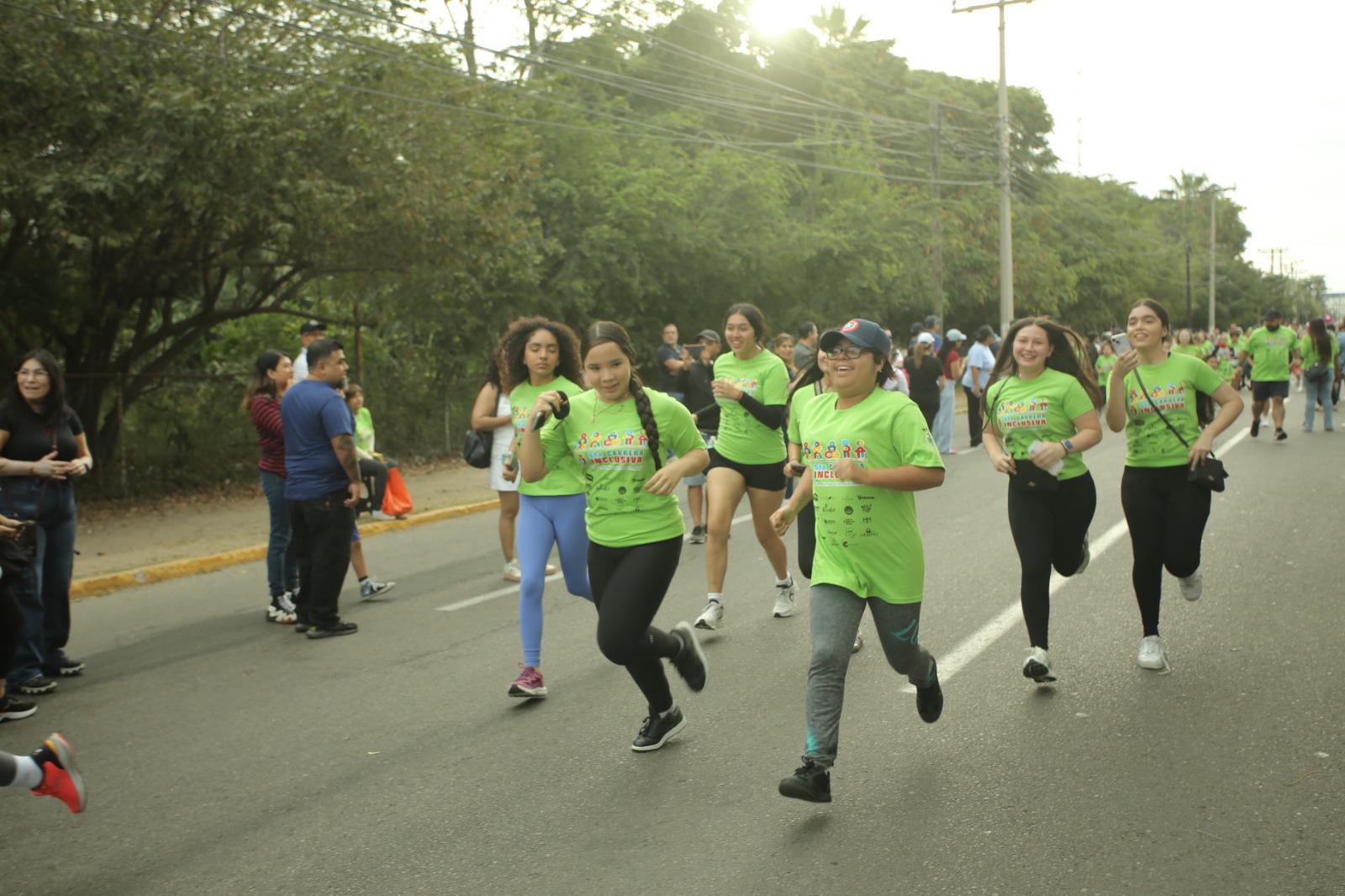 $!ICO reúne a más de mil personas en carrera inclusiva por la solidaridad en Mazatlán