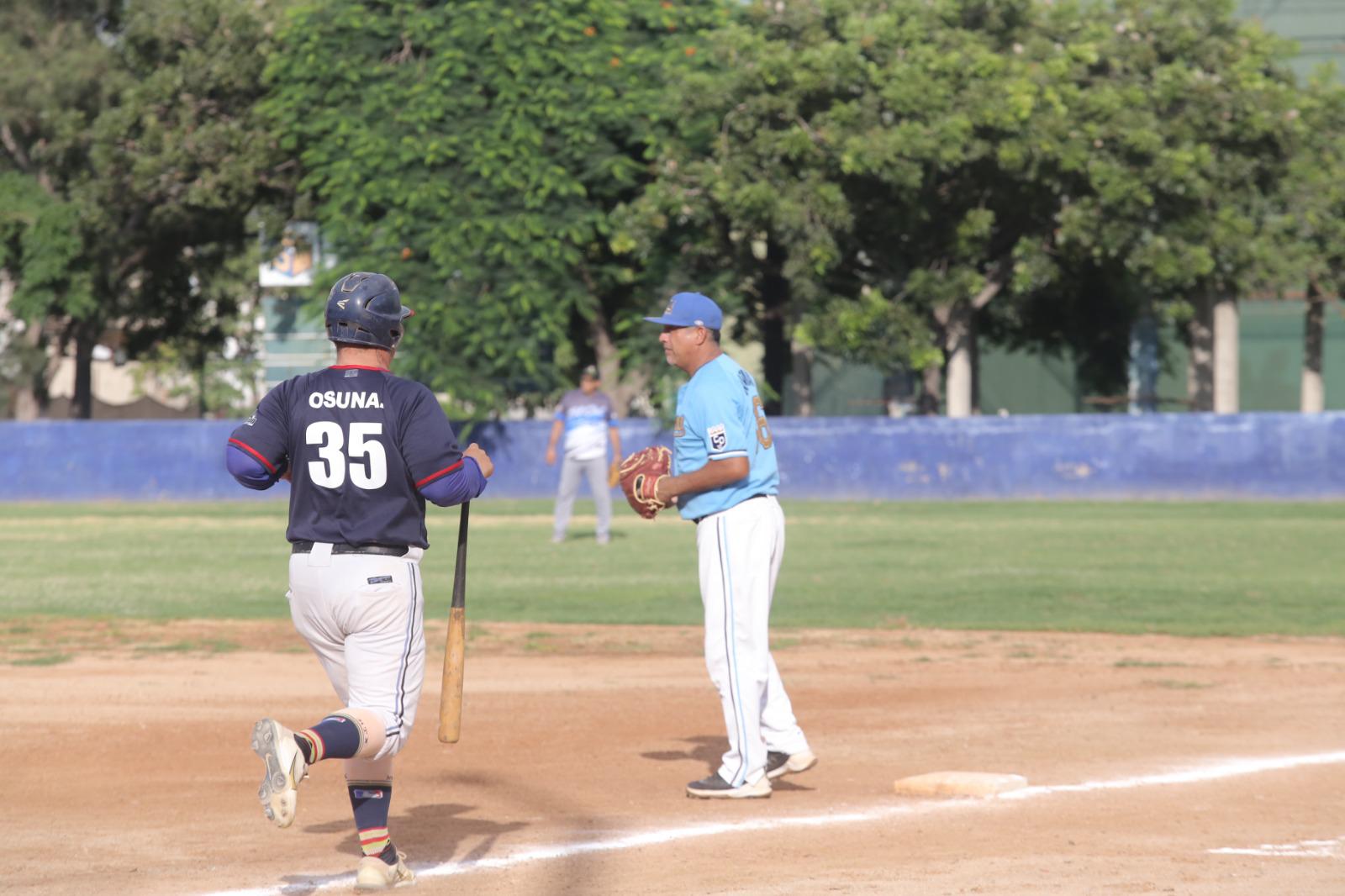 $!Músicos y Distribuidora Villegas definen al campeón absoluto de la Liga Meseros al Bat