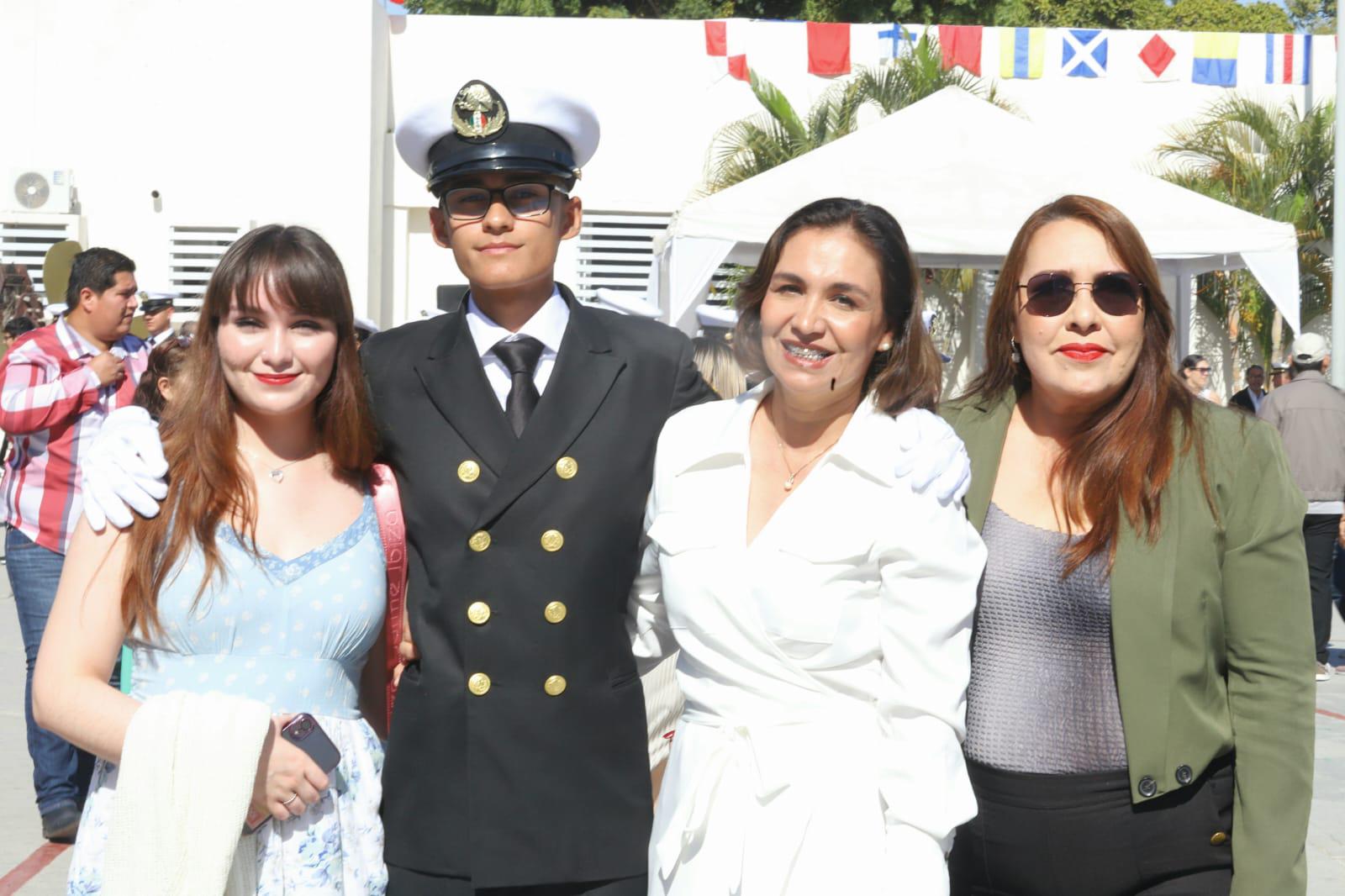 $!Bárbara Daniela Rivas Valdez, Luis Felipe González López, Gissele López Sauceda y Laura Gavica.