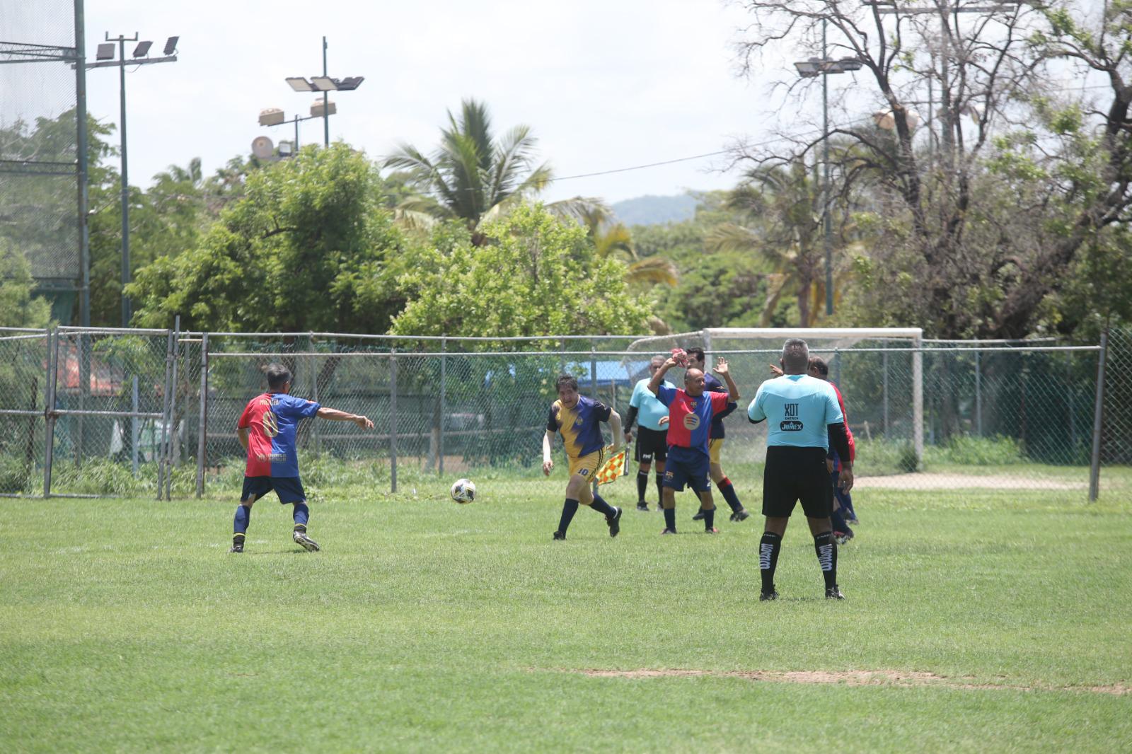 $!Servigrúas se bebe la Copa en Liga Veteranos Platino Plus