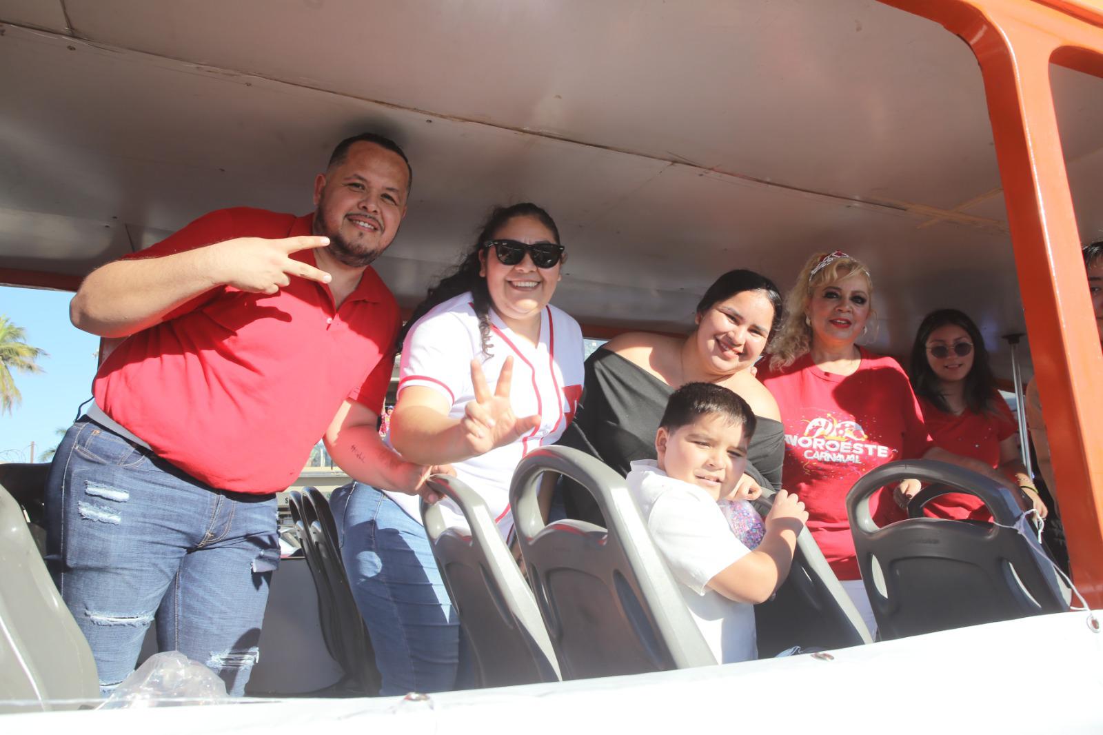 $!Disfrutan miles de personas del segundo desfile del Carnaval Internacional de Mazatlán 2026