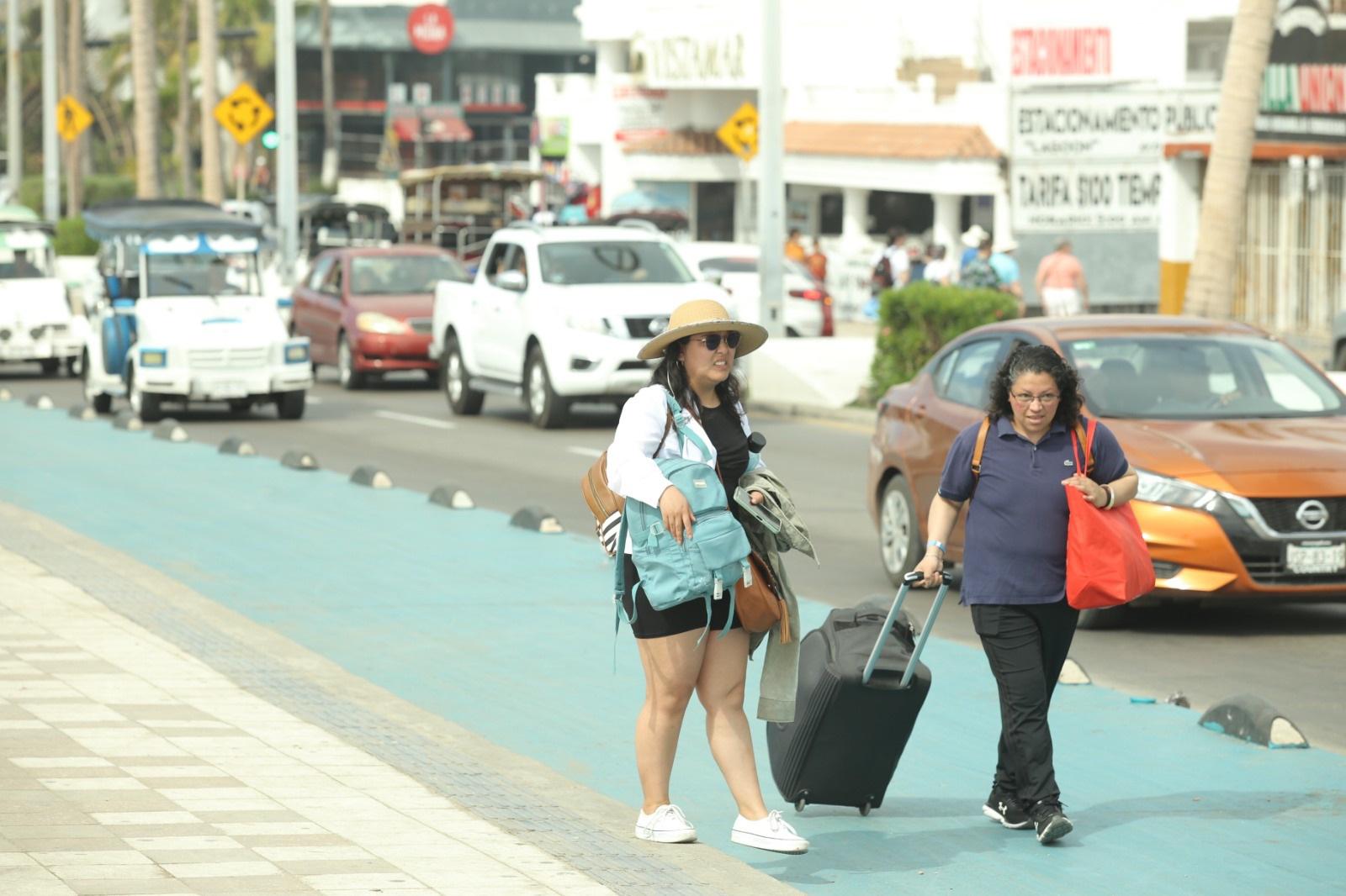 $!Turistas siguen llegando a Mazatlán pese a la cuesta de enero