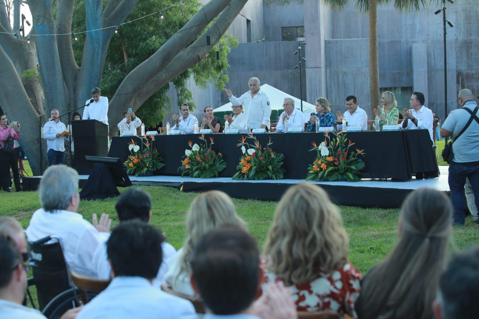$!‘Hicieron una buena inversión con nosotros’, dice Ernesto Coppel en la inauguración del Acuario