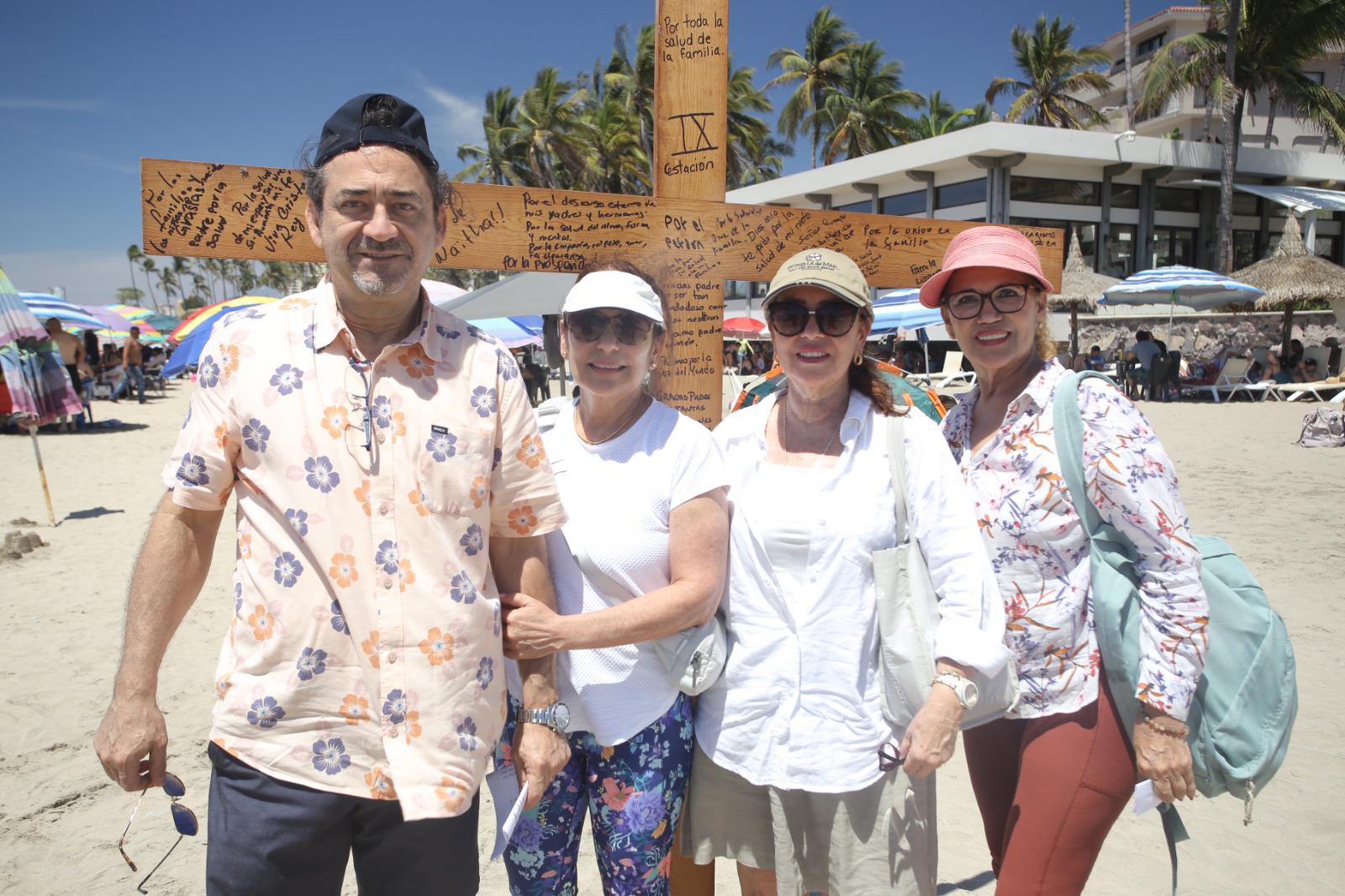 $!Javier González, Florinda Castillo, Lourdes Brito y Amalia Tirado.