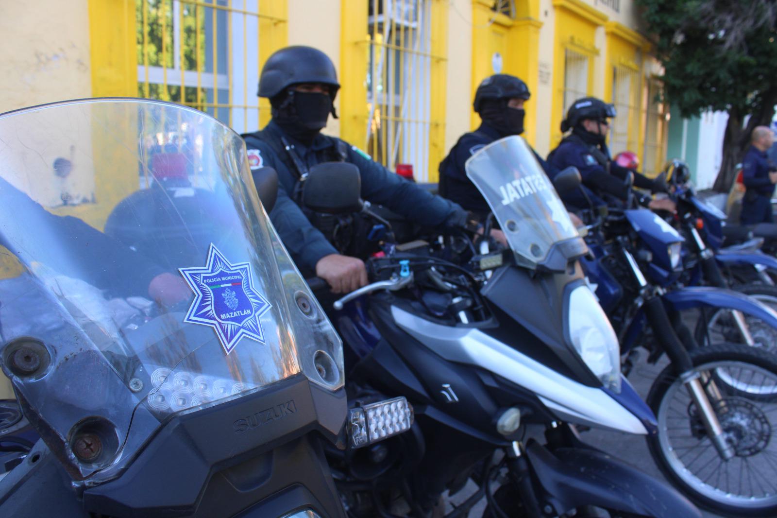 $!Arranca operativo Guadalupe-Reyes en áreas comerciales de Mazatlán