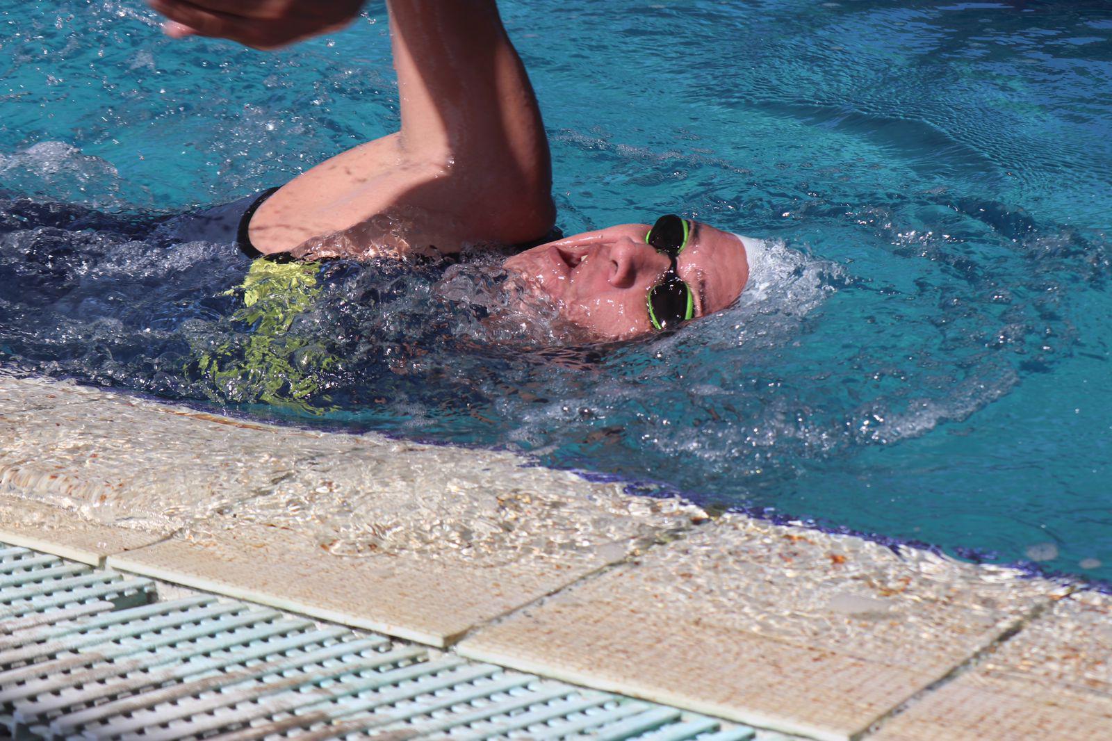 $!‘Perrón’ Zazueta y Victoria Medina dominan el Acuatlón Alberca Olímpica