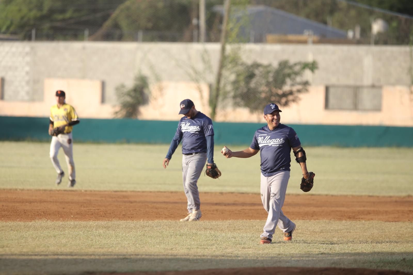 $!Músicos asegura liderato rumbo a la postemporada, en la Liga Meseros al Bat