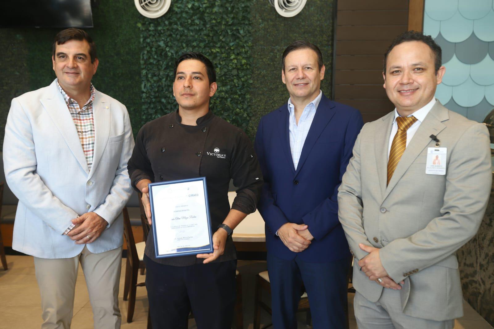 $!Jesús Alán Meza Rubio cumplió 5 años en la empresa.