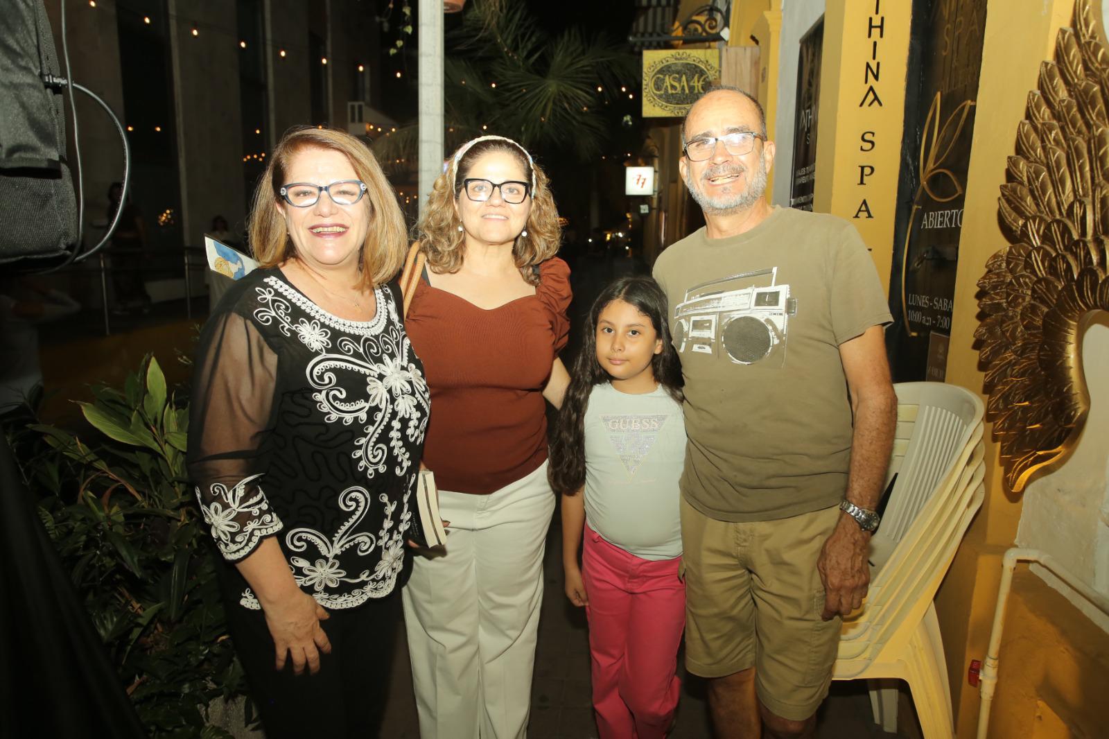 $!Oralia Rice, Leonor Quijada, Fernanda y Marco Bernal.