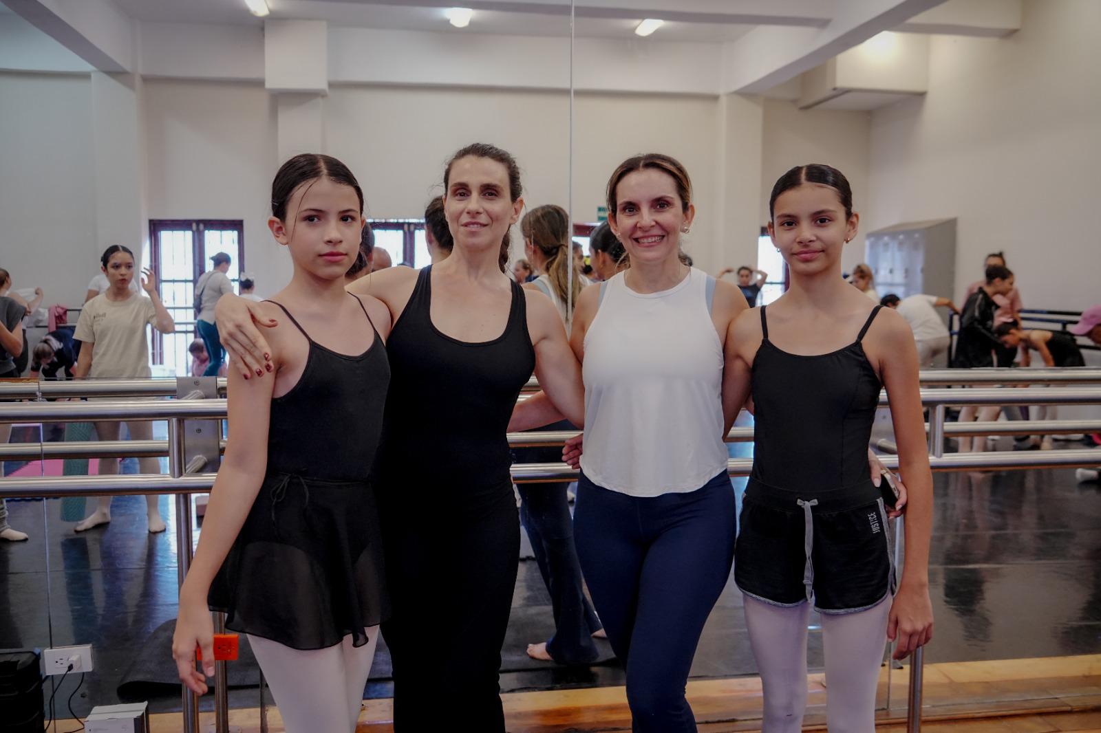 $!Mónica Domínguez Nazarenko, Vira Nazarenko, Laura Kelly y Elisa Godoy.