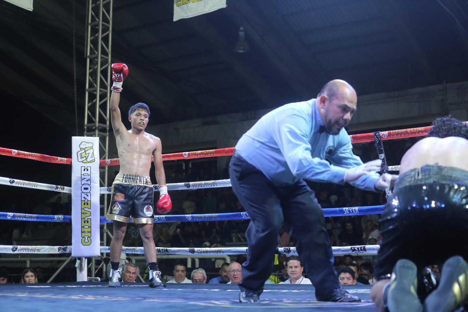 $!Escuinapense ‘Soldado’ Contreras sale avante en función Sangre Nueva 4