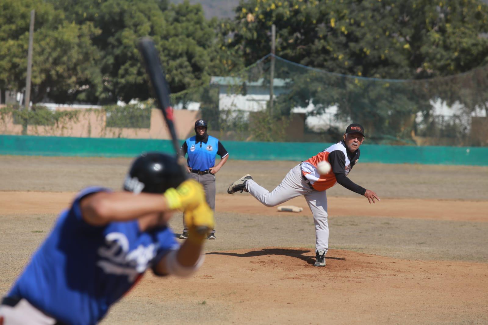 $!Vuela alto UAS en Liga de Beisbol Magisterial