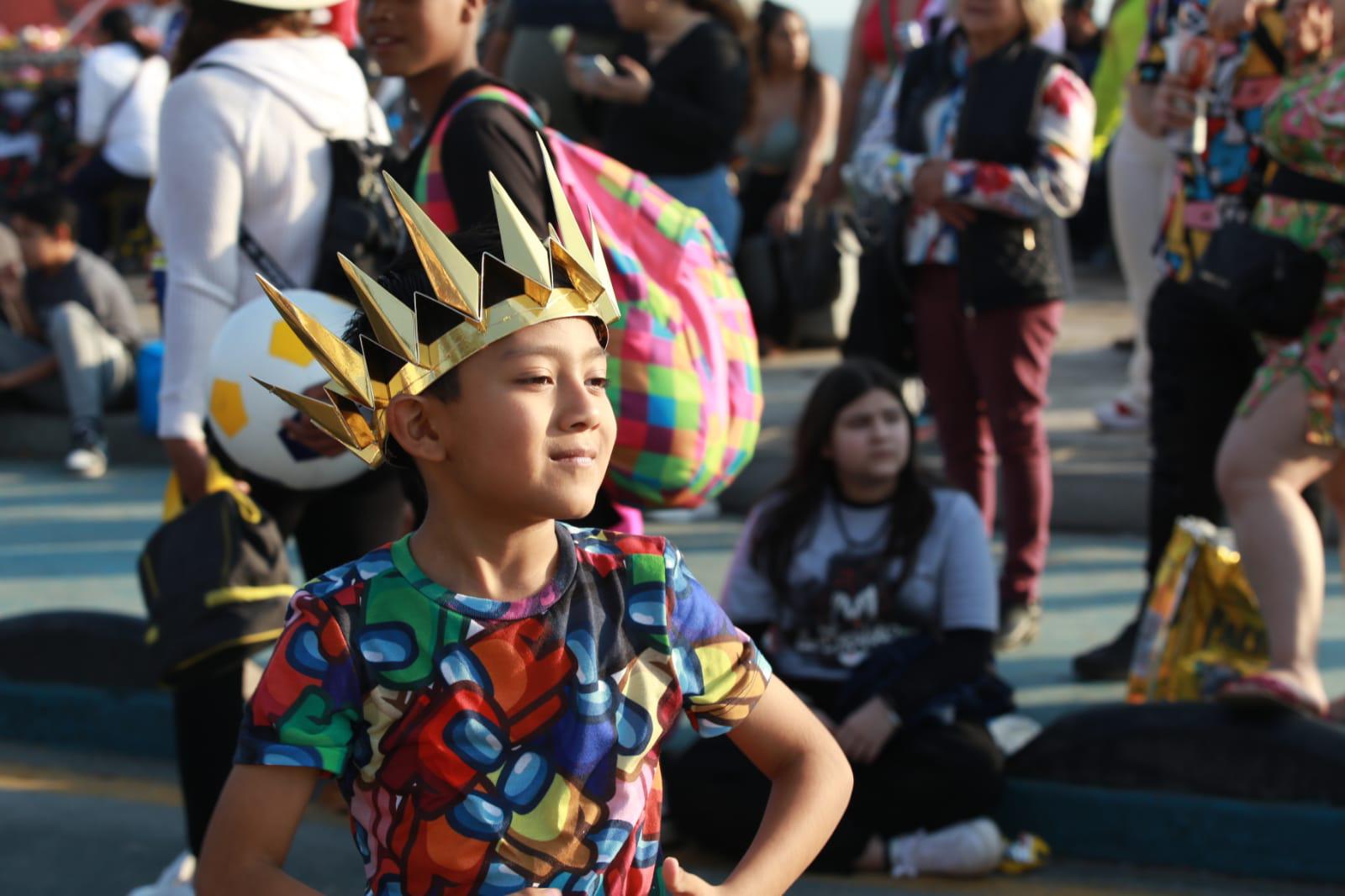 $!Impresionan carrozas, comparsas y la Banda MS en el primer desfile del Carnaval