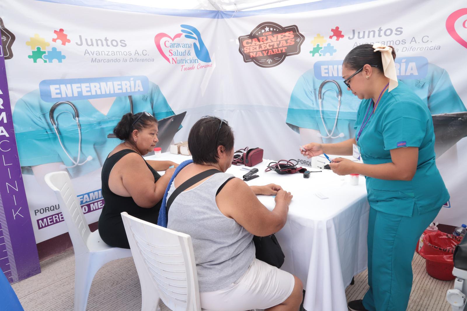 $!Atienden a decenas de familias en la Caravana de Salud y Nutrición en la colonia Benito Juárez